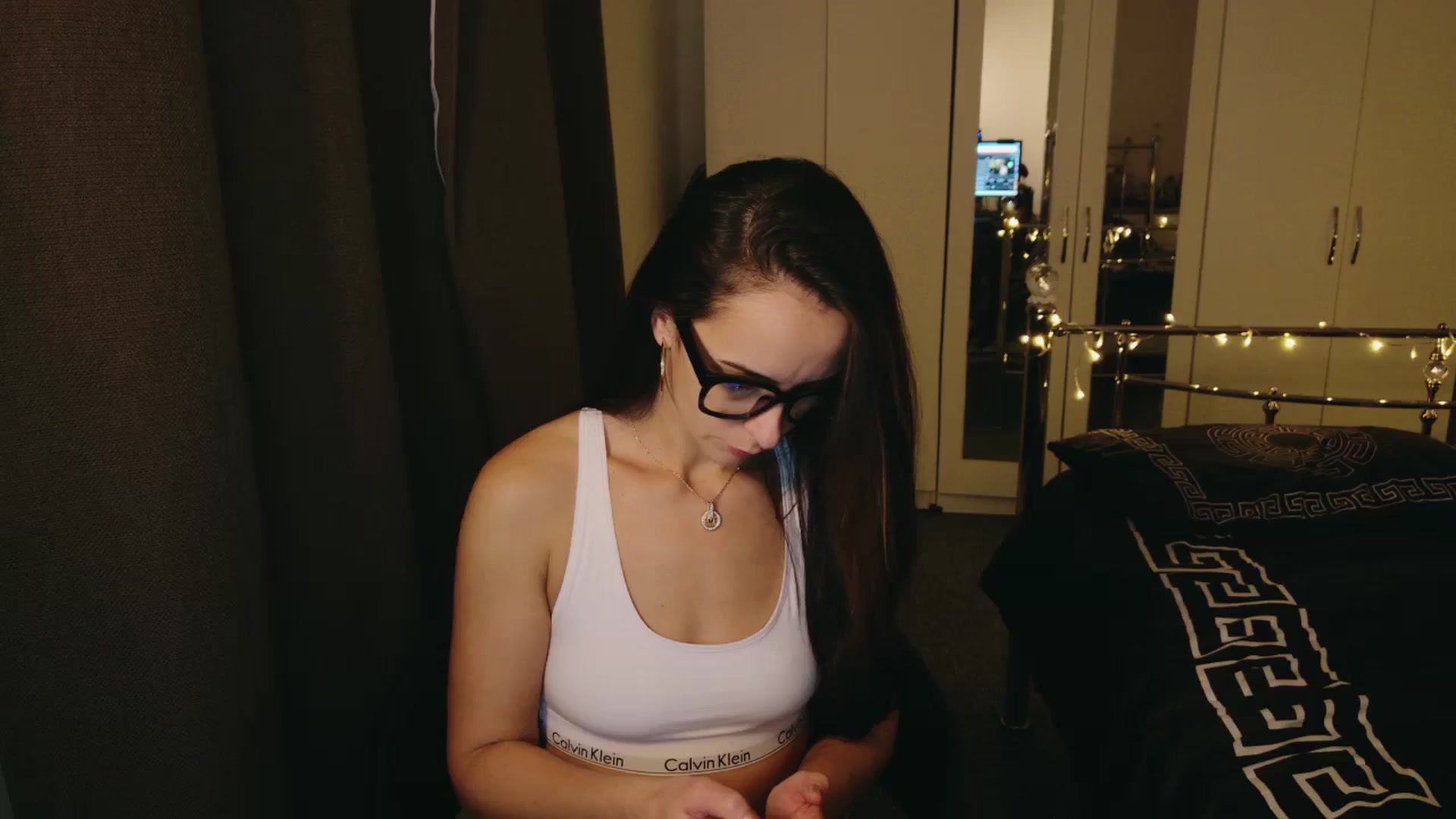 Gallery image thumbnail from KarlaOlivia's myfreecams stream on, 12/13/2024, 17:15 image 4 of 20