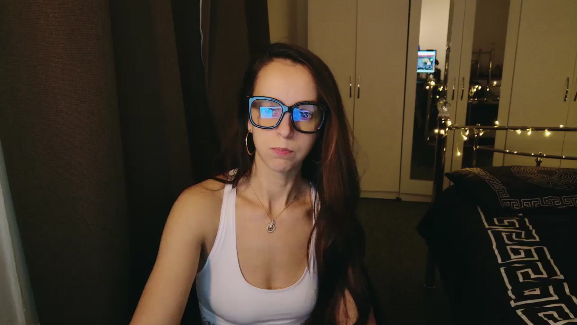 Gallery image thumbnail from KarlaOlivia's myfreecams stream on, 12/13/2024, 17:15 image 14 of 20