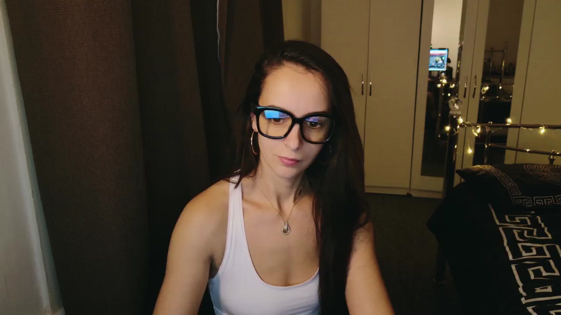 Gallery image thumbnail from KarlaOlivia's myfreecams stream on, 12/13/2024, 17:15 image 17 of 20