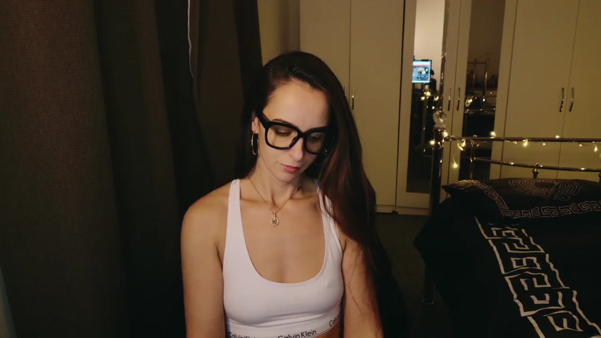 Gallery image thumbnail from KarlaOlivia's myfreecams stream on, 12/13/2024, 17:15 image 7 of 20