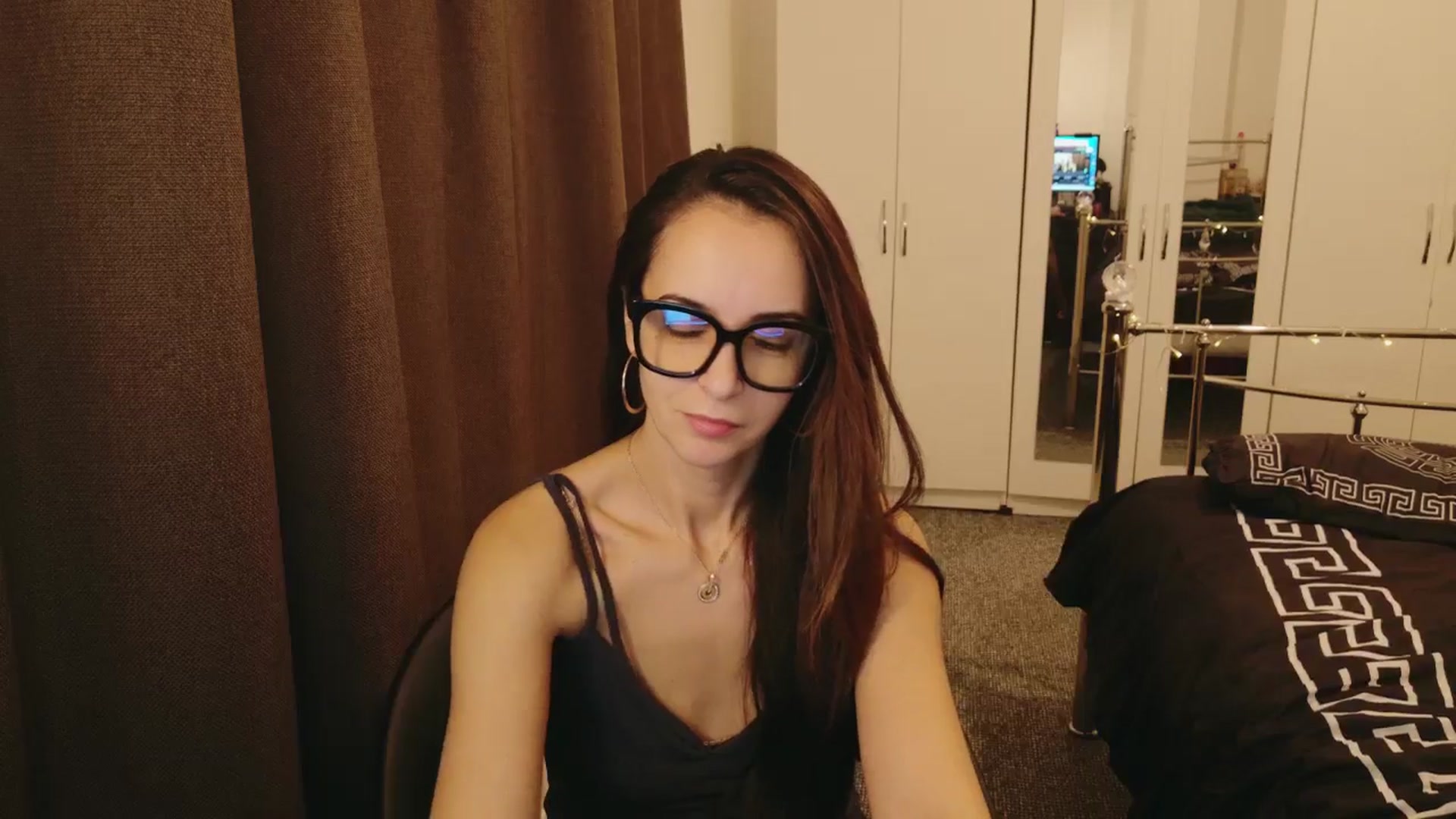 Gallery image thumbnail from KarlaOlivia's myfreecams stream on, 12/14/2024, 13:34 image 15 of 20