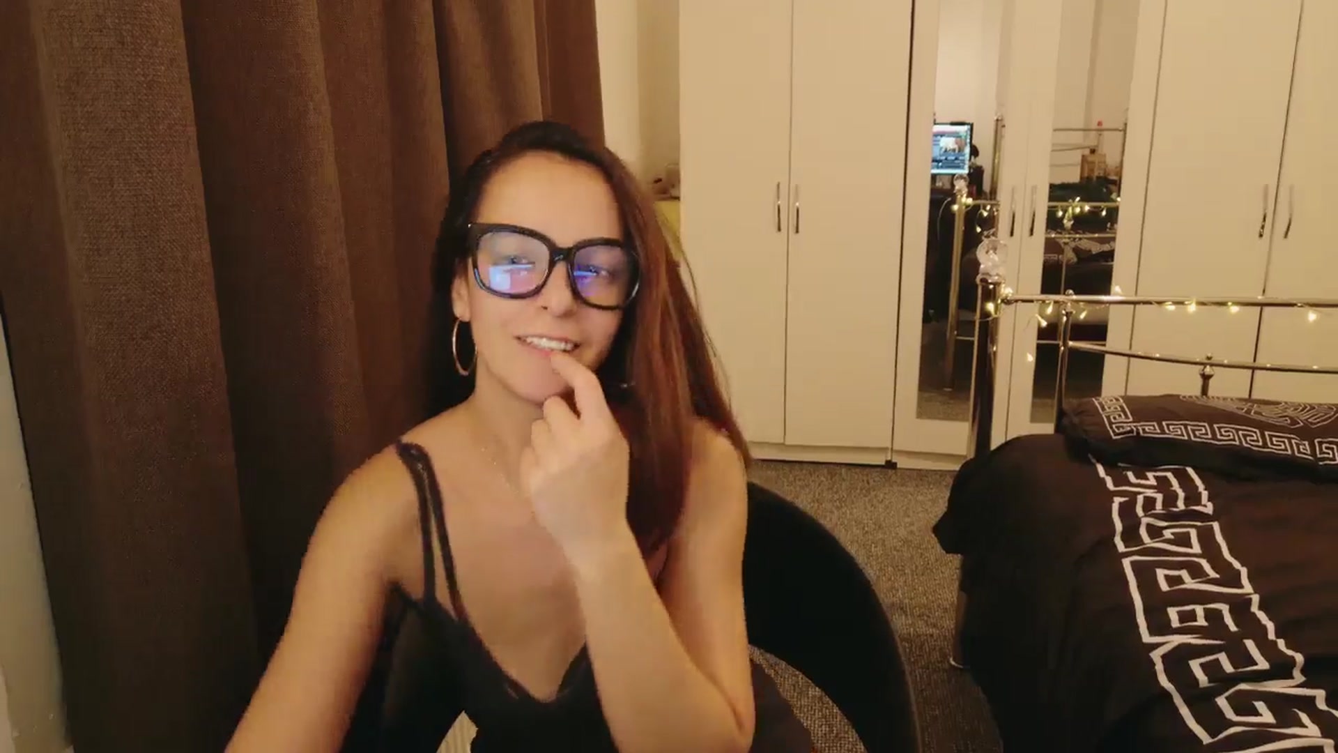 Gallery image thumbnail from KarlaOlivia's myfreecams stream on, 12/14/2024, 18:21 image 14 of 20