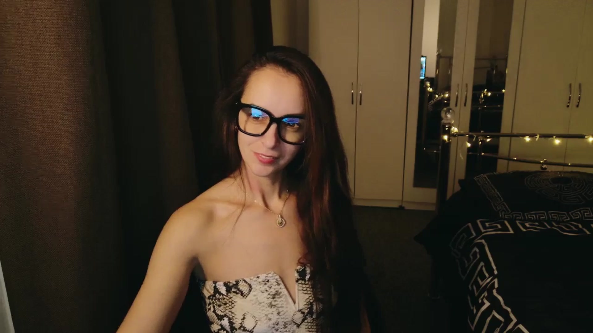 Gallery image thumbnail from KarlaOlivia's myfreecams stream on, 12/16/2024, 23:05 image 9 of 20