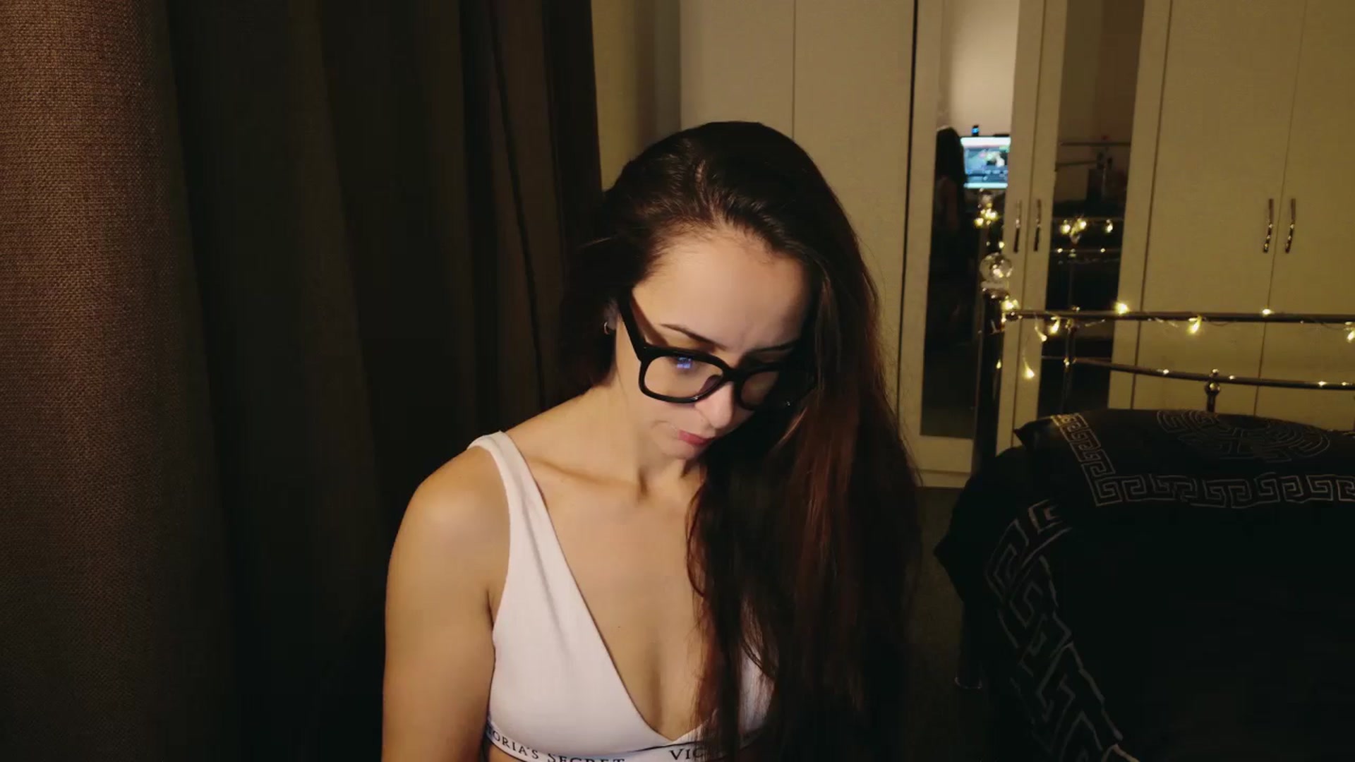 Gallery image thumbnail from KarlaOlivia's myfreecams stream on, 12/18/2024, 11:54 image 3 of 20