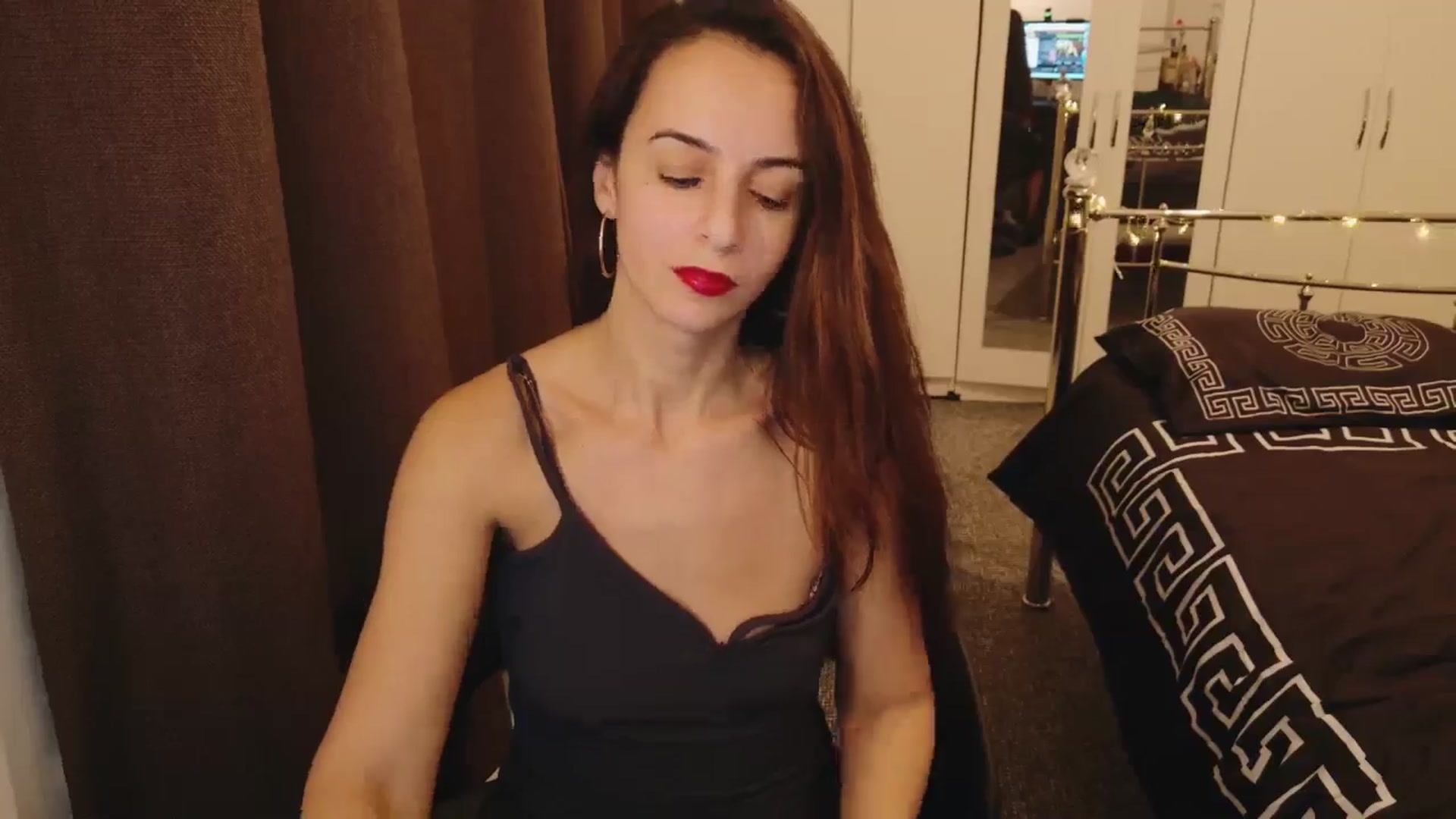 Gallery image thumbnail from KarlaOlivia's myfreecams stream on, 12/21/2024, 01:42 image 14 of 20