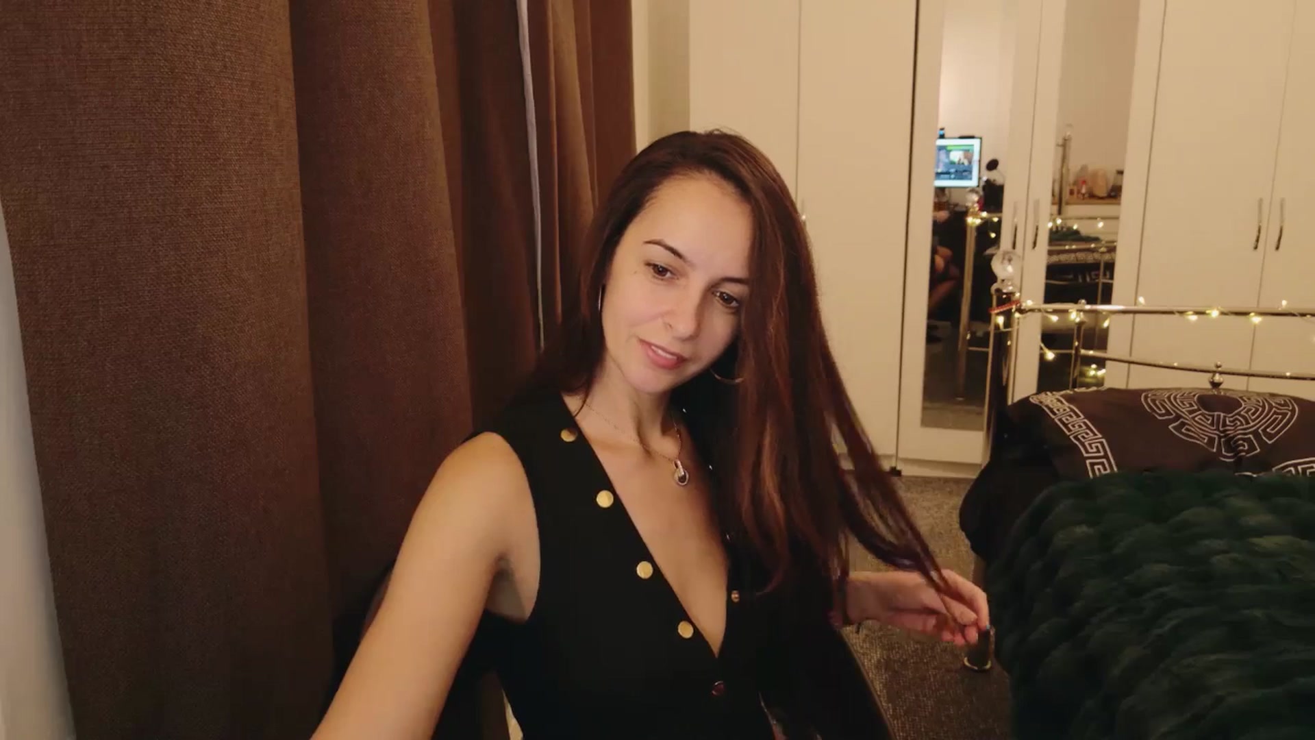 Gallery image thumbnail from KarlaOlivia's myfreecams stream on, 12/29/2024, 17:48 image 3 of 20