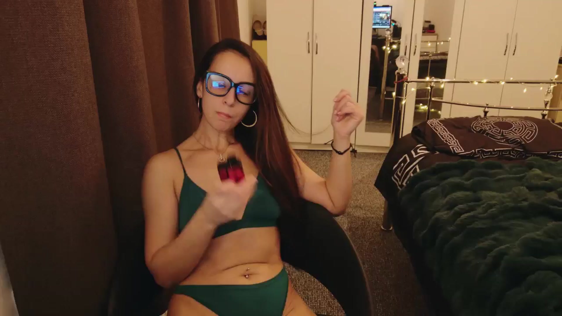 Gallery image thumbnail from KarlaOlivia's myfreecams stream on, 12/30/2024, 21:58 image 1 of 20