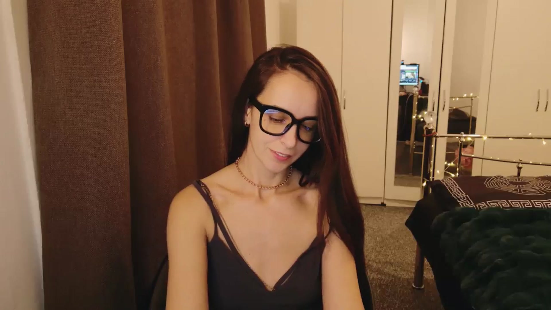 Gallery image thumbnail from KarlaOlivia's myfreecams stream on, 01/01/2025, 22:00 image 13 of 20