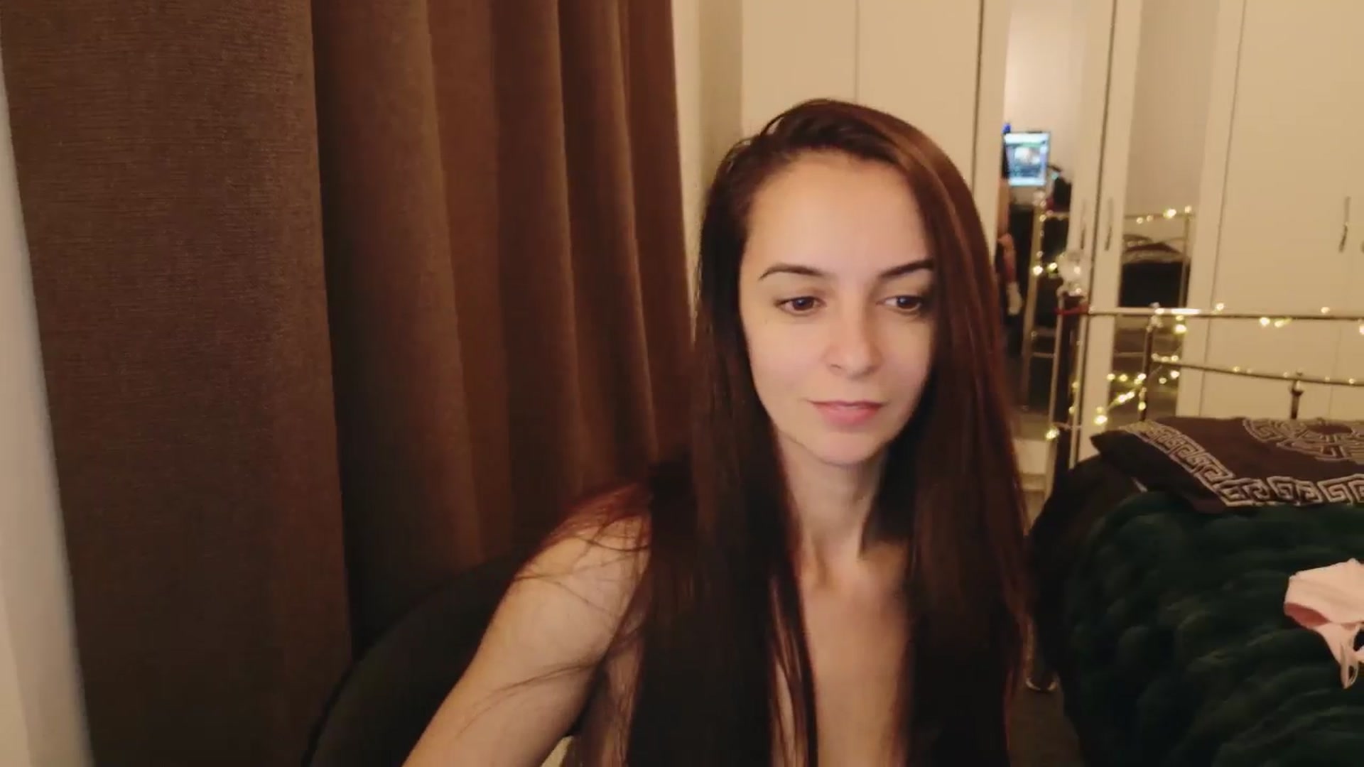 Gallery image thumbnail from KarlaOlivia's myfreecams stream on, 01/03/2025, 24:25 image 15 of 20