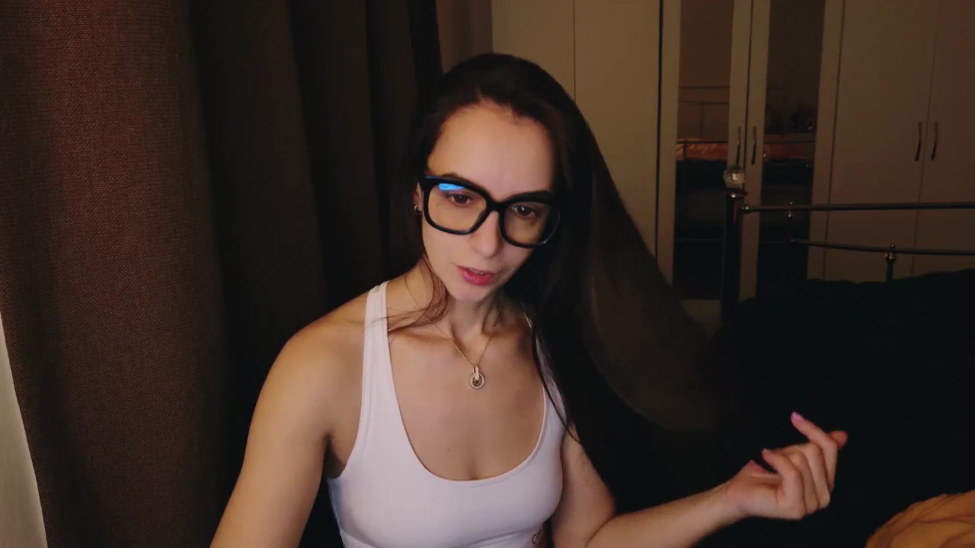 Gallery image thumbnail from KarlaOlivia's myfreecams stream on, 01/12/2025, 23:11 image 12 of 20