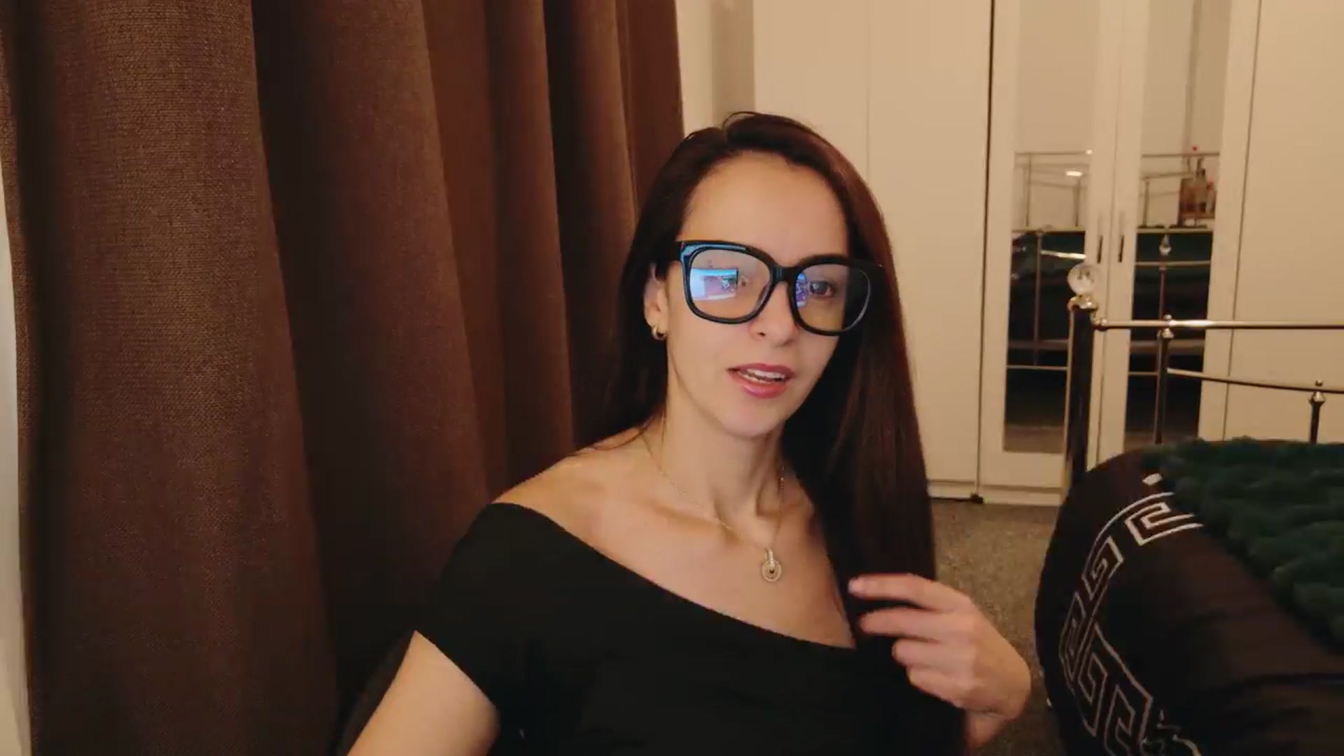 Gallery image thumbnail from KarlaOlivia's myfreecams stream on, 01/30/2025, 11:49 image 8 of 20