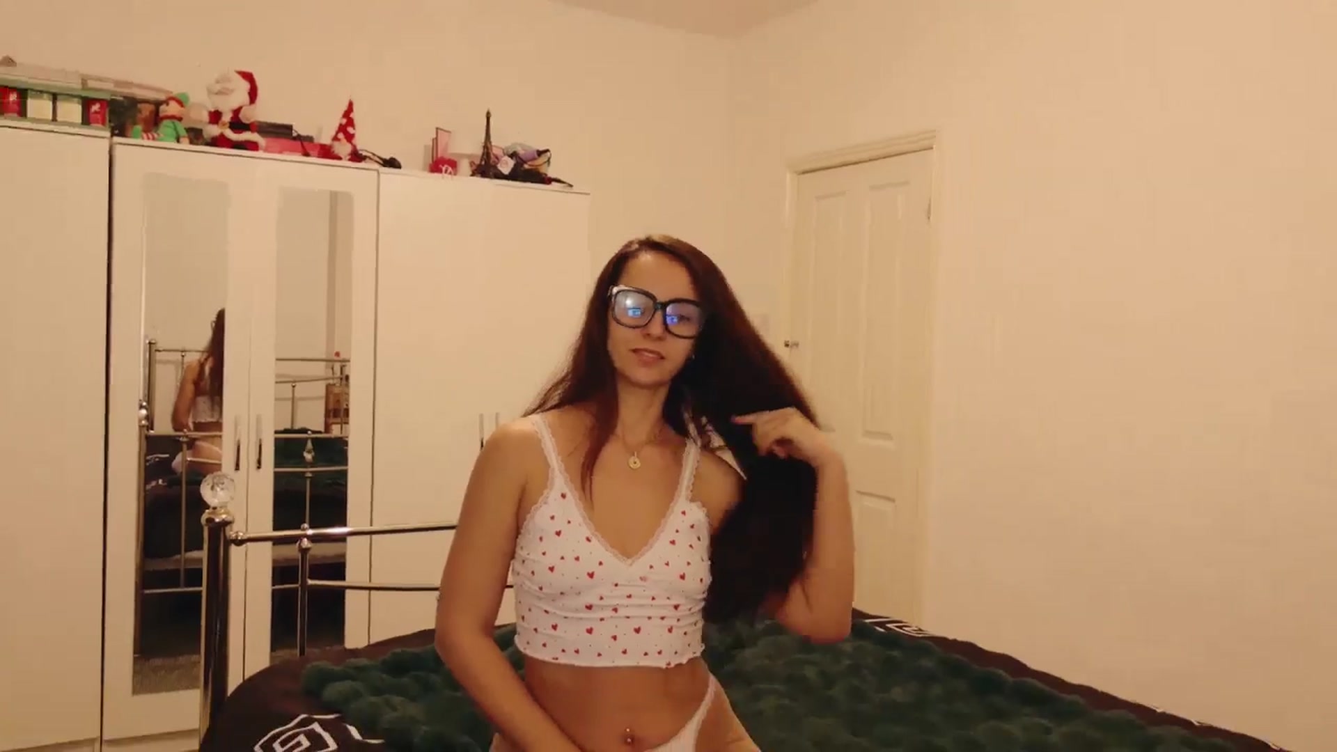 Gallery image thumbnail from KarlaOlivia's myfreecams stream on, 02/01/2025, 18:13 image 13 of 20