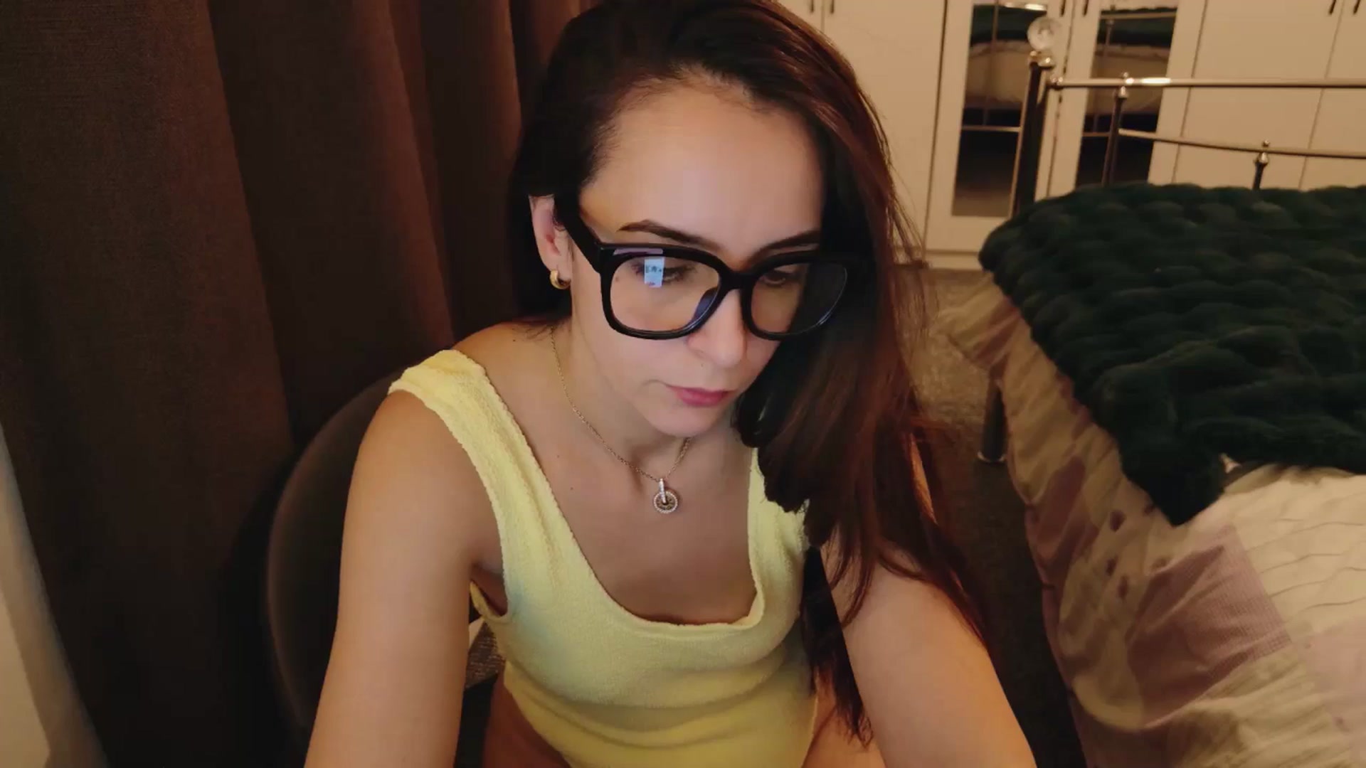 Gallery image thumbnail from KarlaOlivia's myfreecams stream on, 02/15/2025, 15:27 image 19 of 20