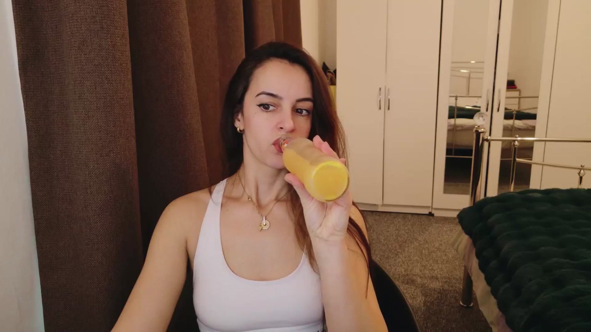 Gallery image thumbnail from KarlaOlivia's myfreecams stream on, 02/17/2025, 14:57 image 8 of 20