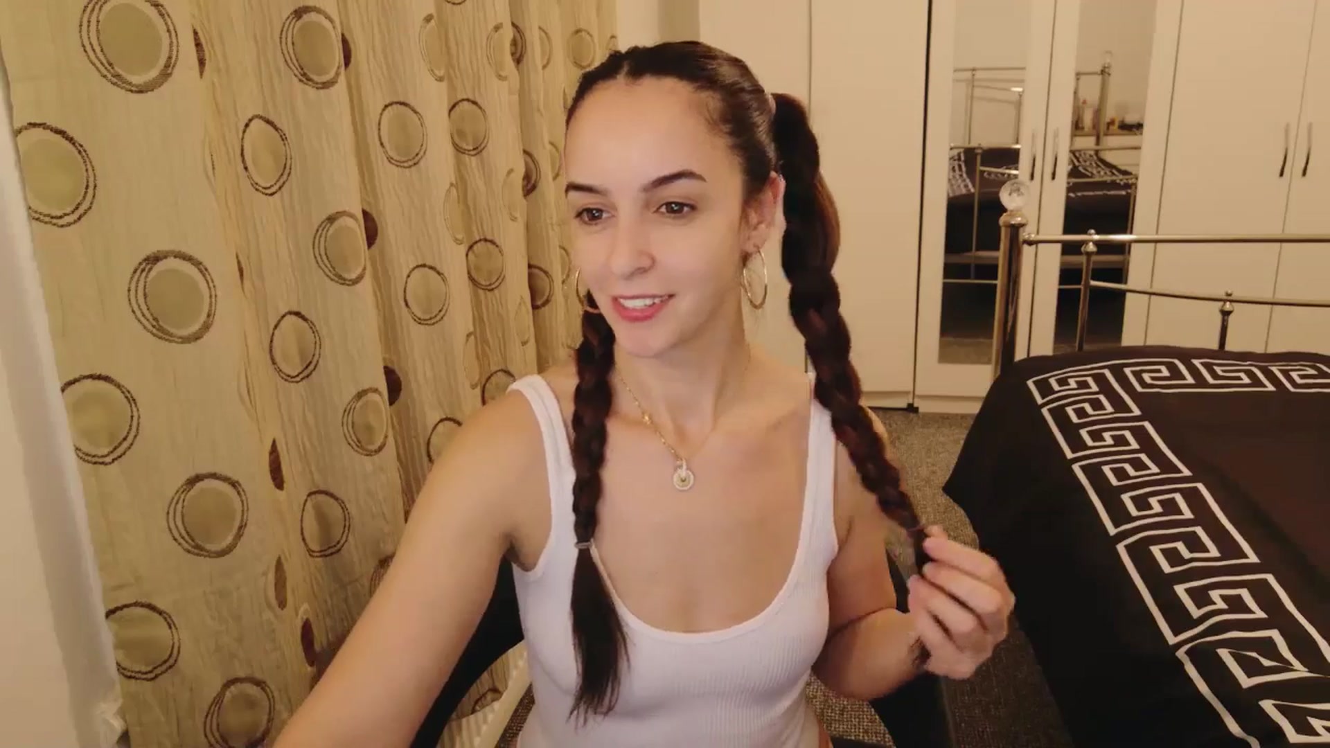 Gallery image thumbnail from KarlaOlivia's myfreecams stream on, 02/24/2025, 18:10 image 14 of 20