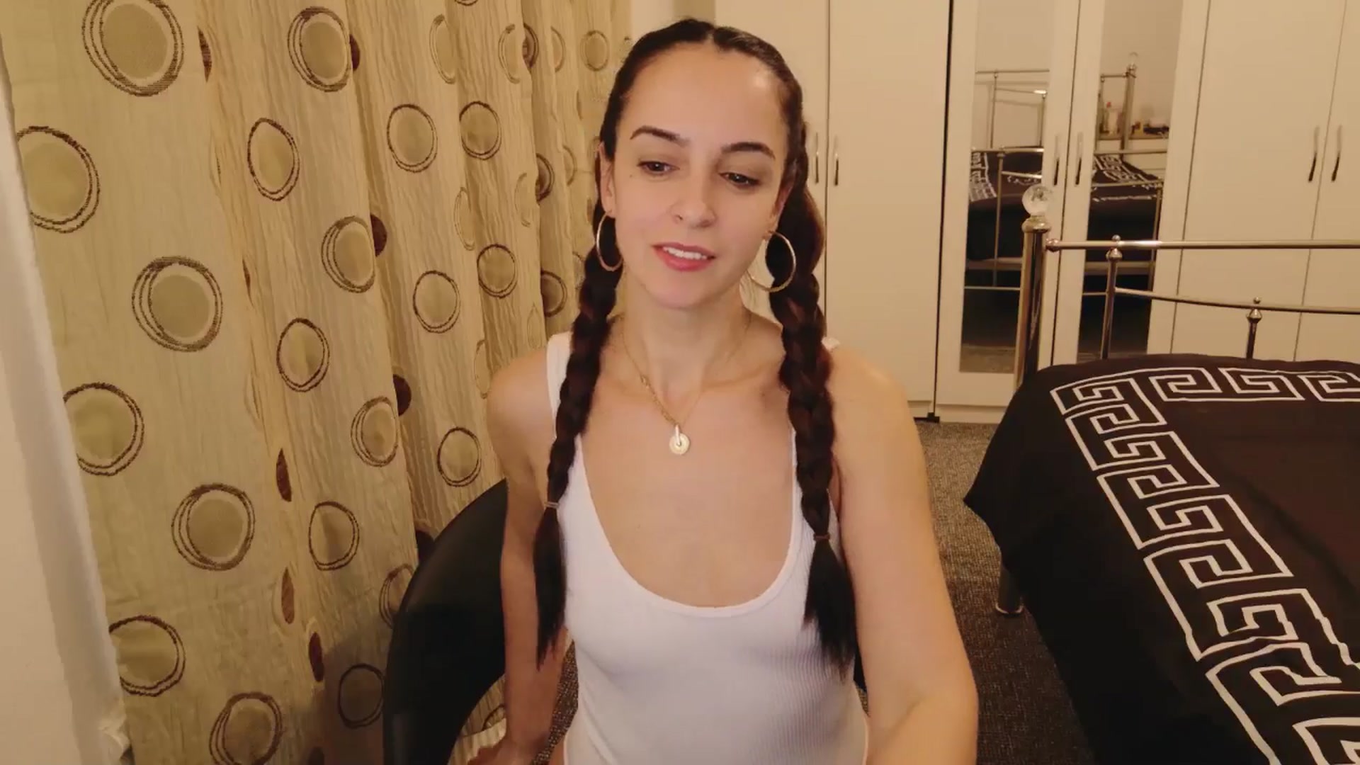 Gallery image thumbnail from KarlaOlivia's myfreecams stream on, 02/24/2025, 18:10 image 19 of 20