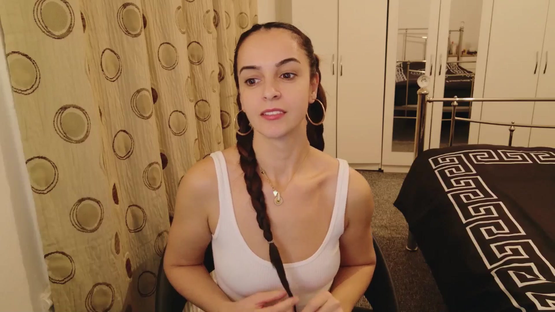 Gallery image thumbnail from KarlaOlivia's myfreecams stream on, 02/24/2025, 18:10 image 15 of 20