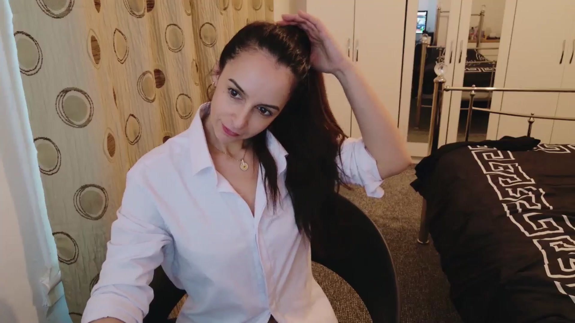 Gallery image thumbnail from KarlaOlivia's myfreecams stream on, 03/27/2025, 18:32 image 3 of 20