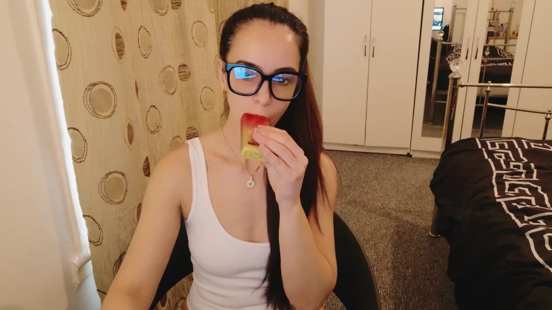 Gallery image thumbnail from KarlaOlivia's myfreecams stream on, 03/28/2025, 15:02 image 5 of 20