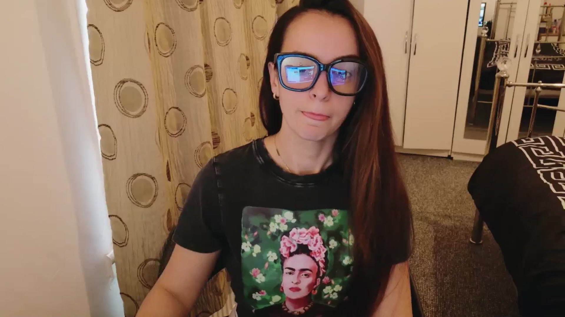 Gallery image thumbnail from KarlaOlivia's myfreecams stream on, 03/31/2025, 15:27 image 4 of 20