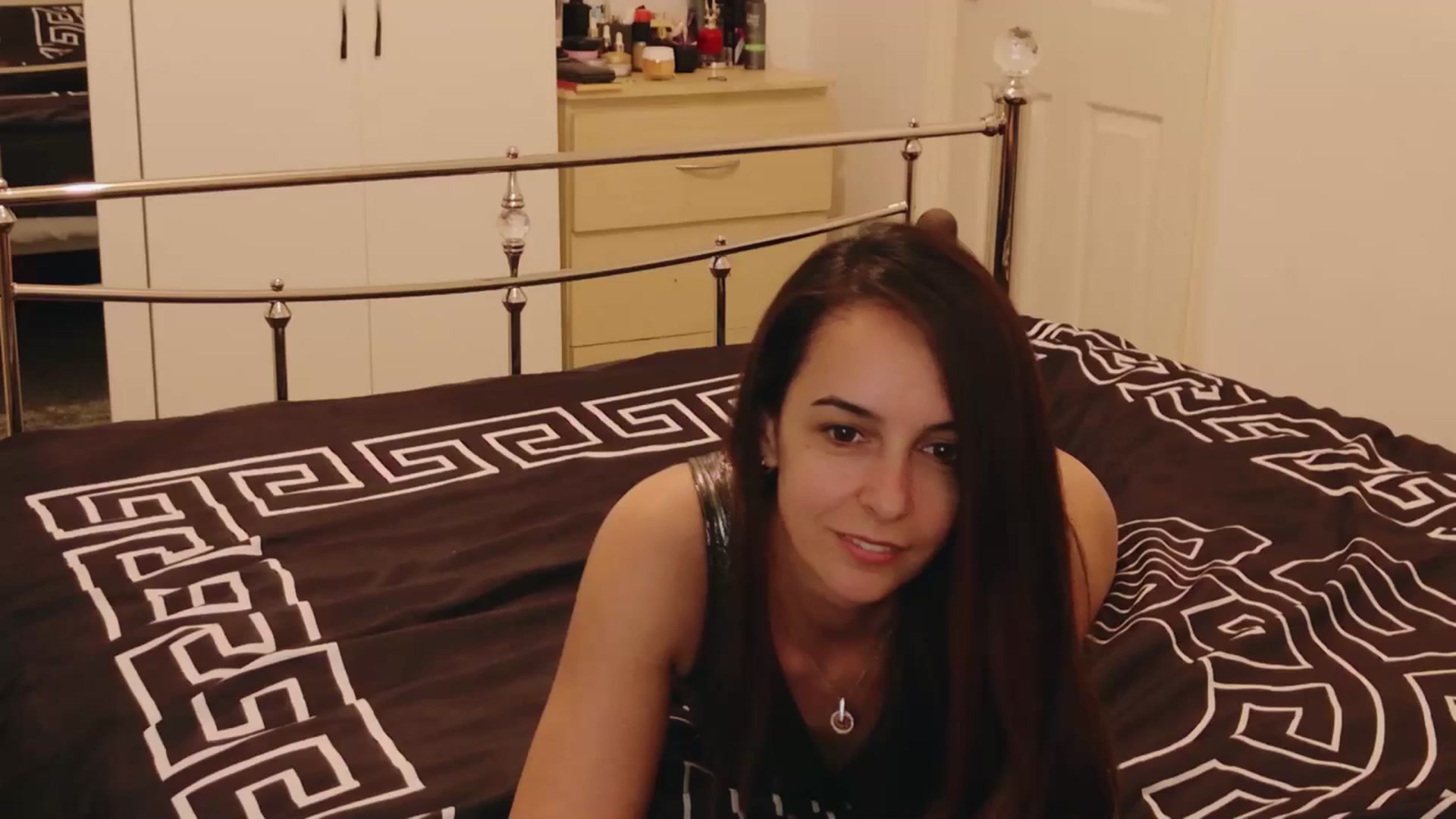 Gallery image thumbnail from KarlaOlivia's myfreecams stream on, 04/16/2025, 17:57 image 16 of 20