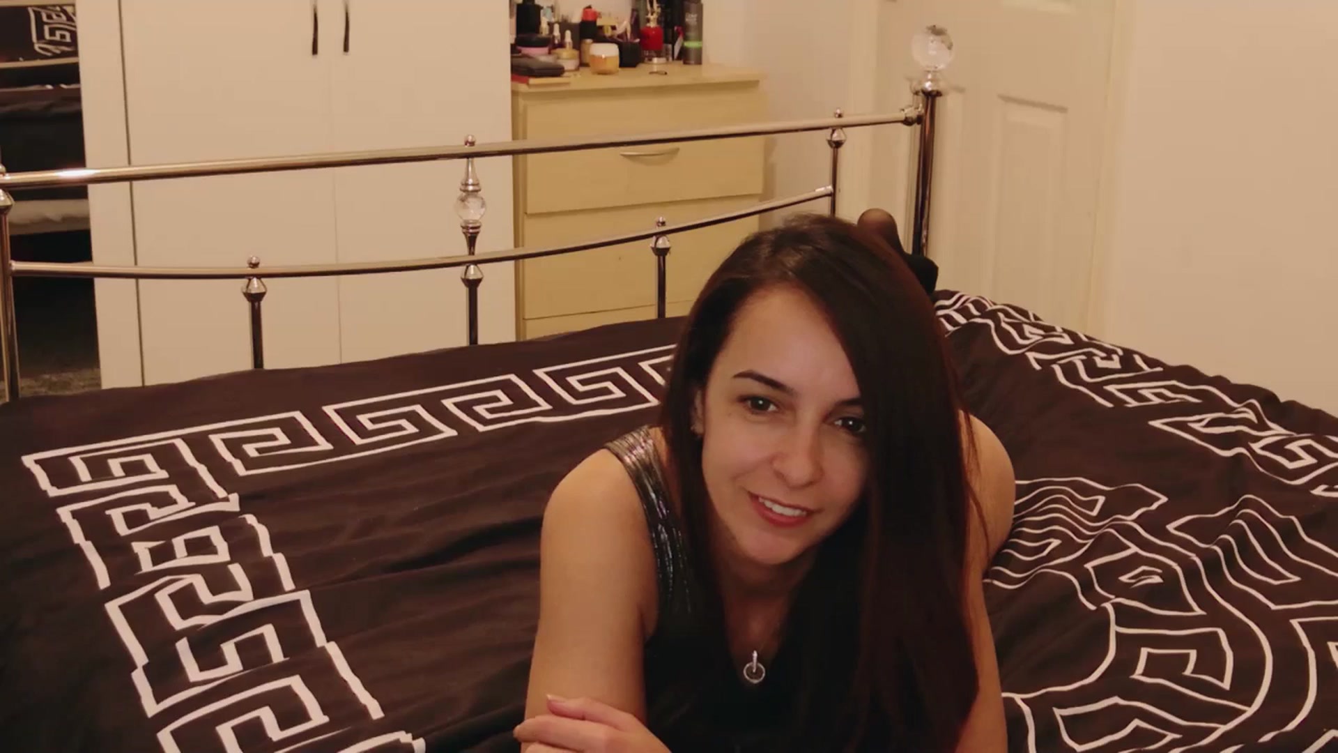 Gallery image thumbnail from KarlaOlivia's myfreecams stream on, 04/16/2025, 17:57 image 17 of 20