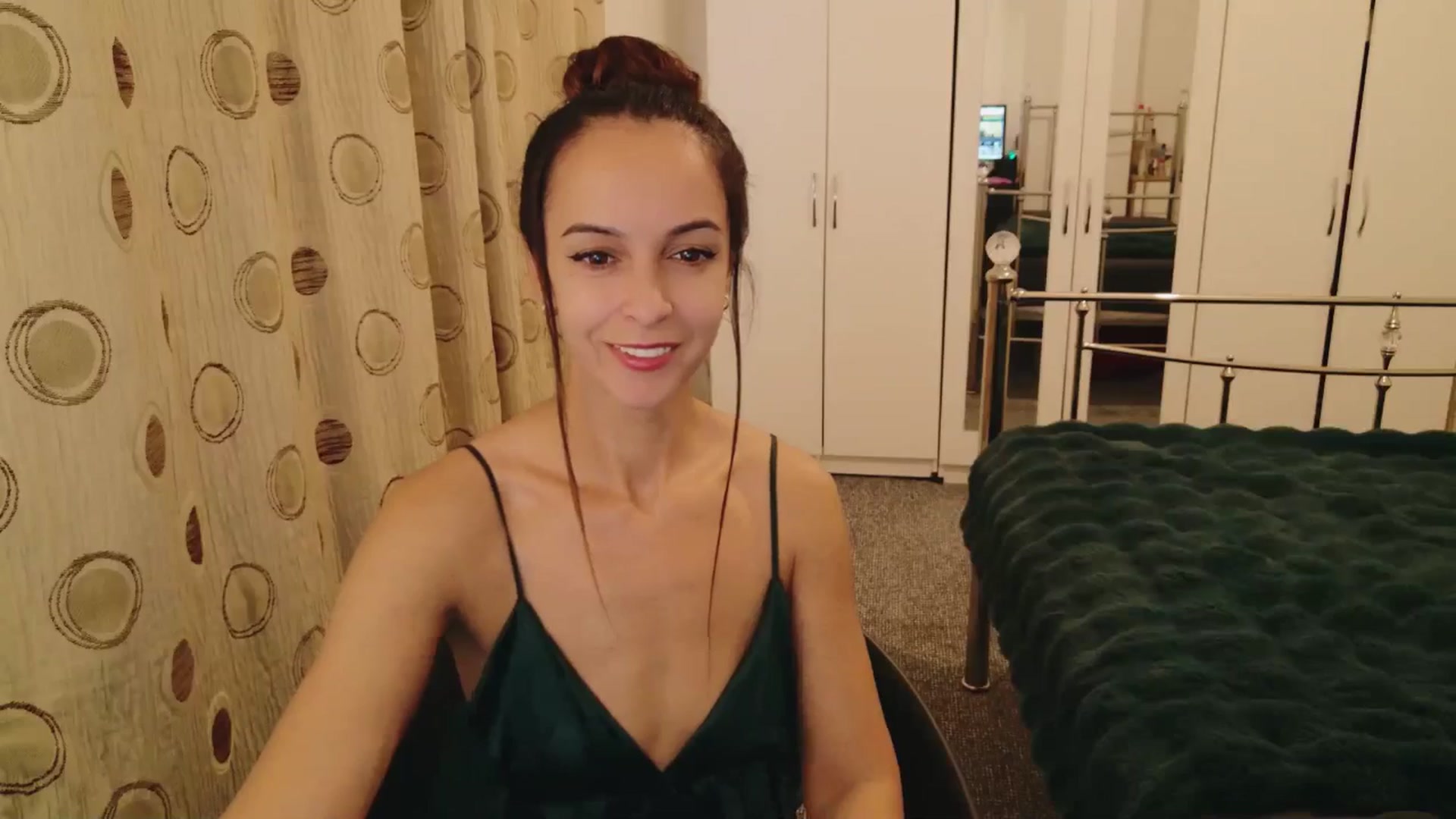Gallery image thumbnail from KarlaOlivia's myfreecams stream on, 06/03/2025, 18:31 image 9 of 20