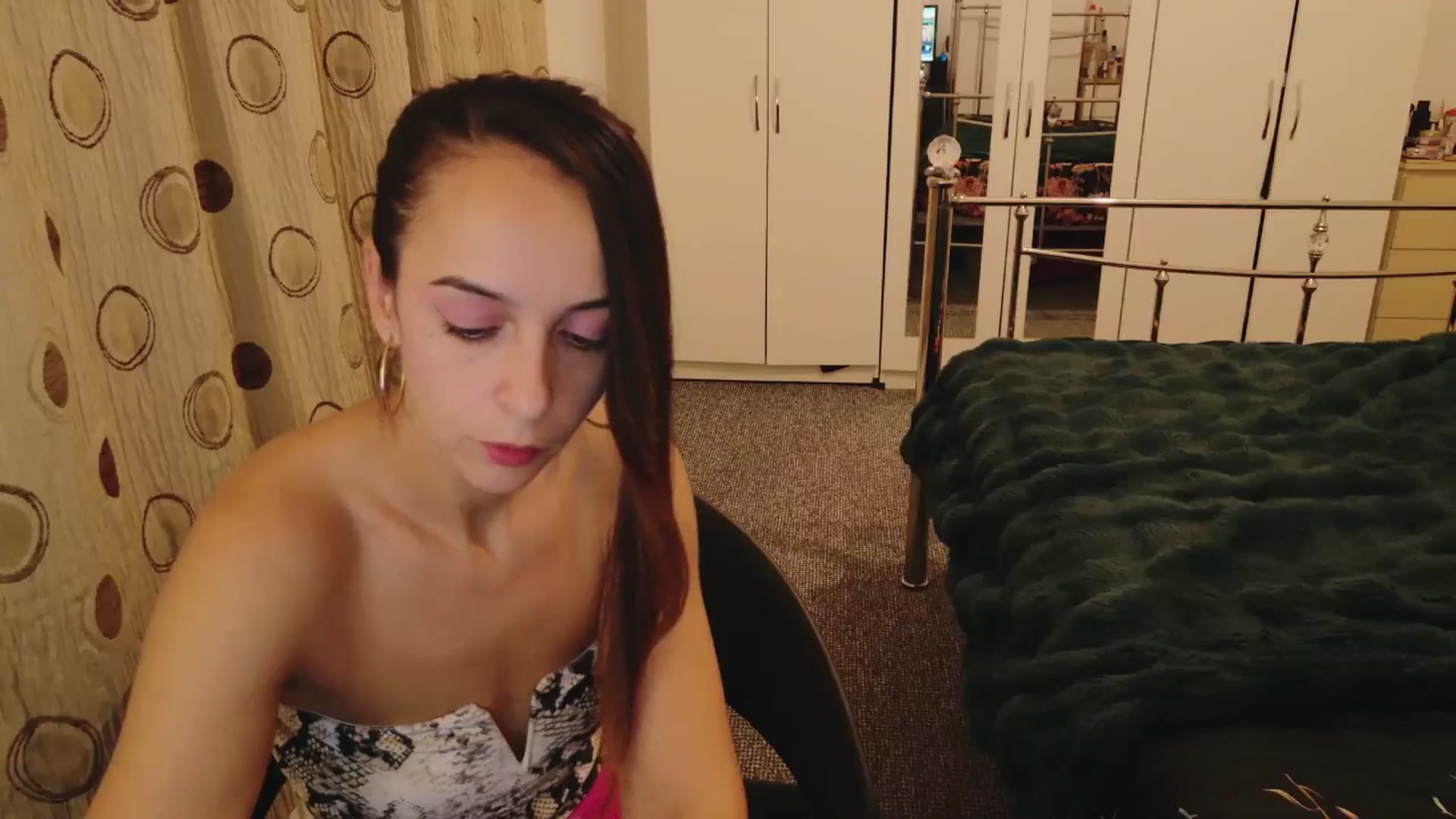 Gallery image thumbnail from KarlaOlivia's myfreecams stream on, 06/05/2025, 21:08 image 17 of 20