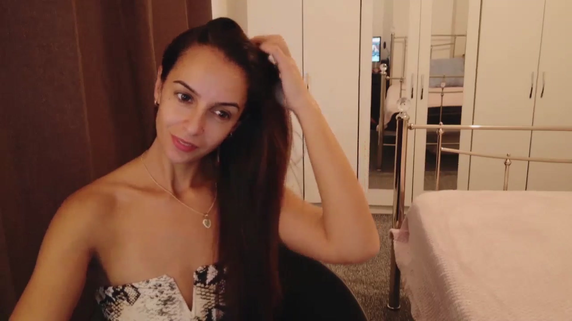 Gallery image thumbnail from KarlaOlivia's myfreecams stream on, 09/12/2025, 13:22 image 10 of 20