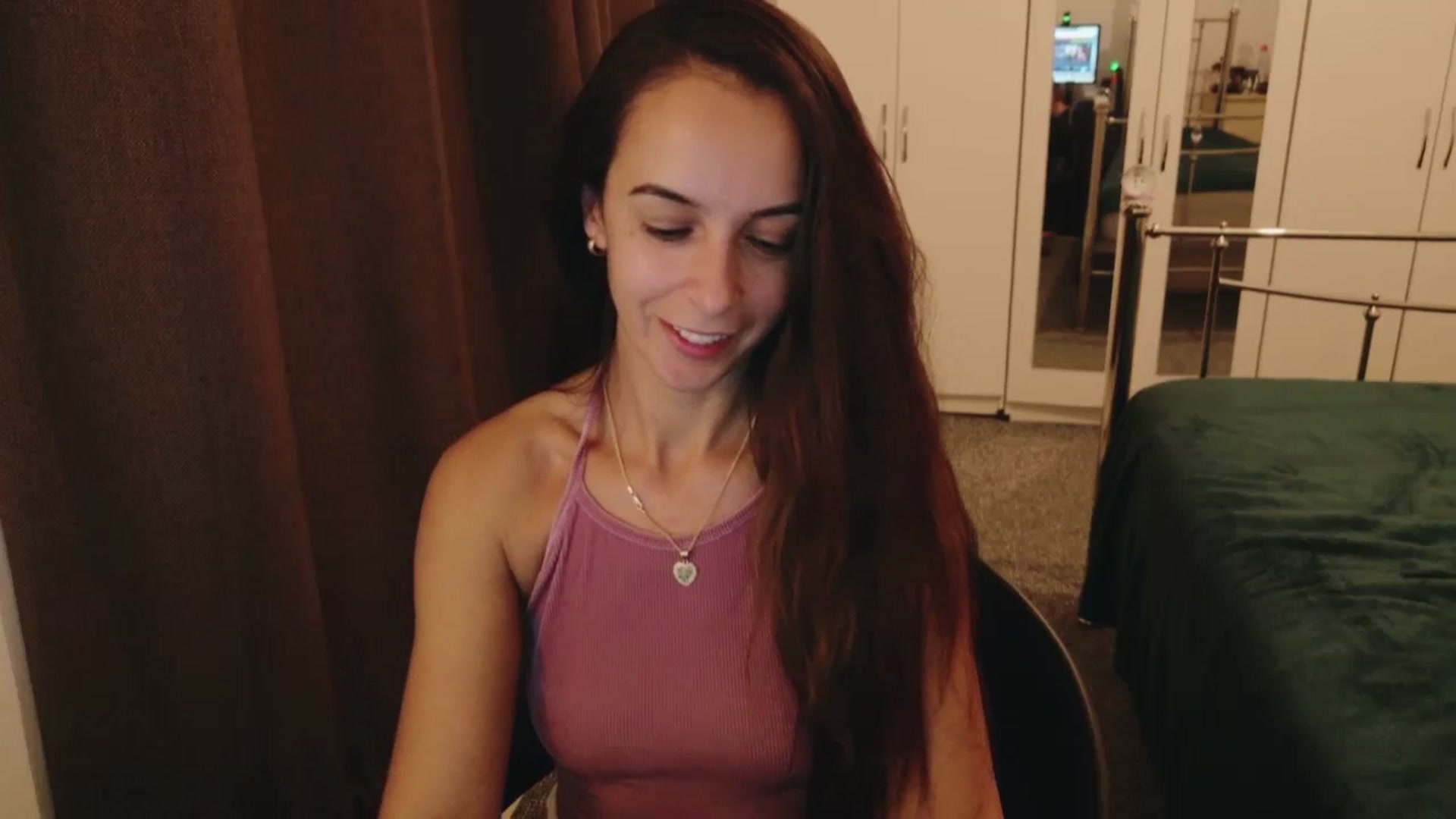 Gallery image thumbnail from KarlaOlivia's myfreecams stream on, 10/01/2025, 20:01 image 17 of 20