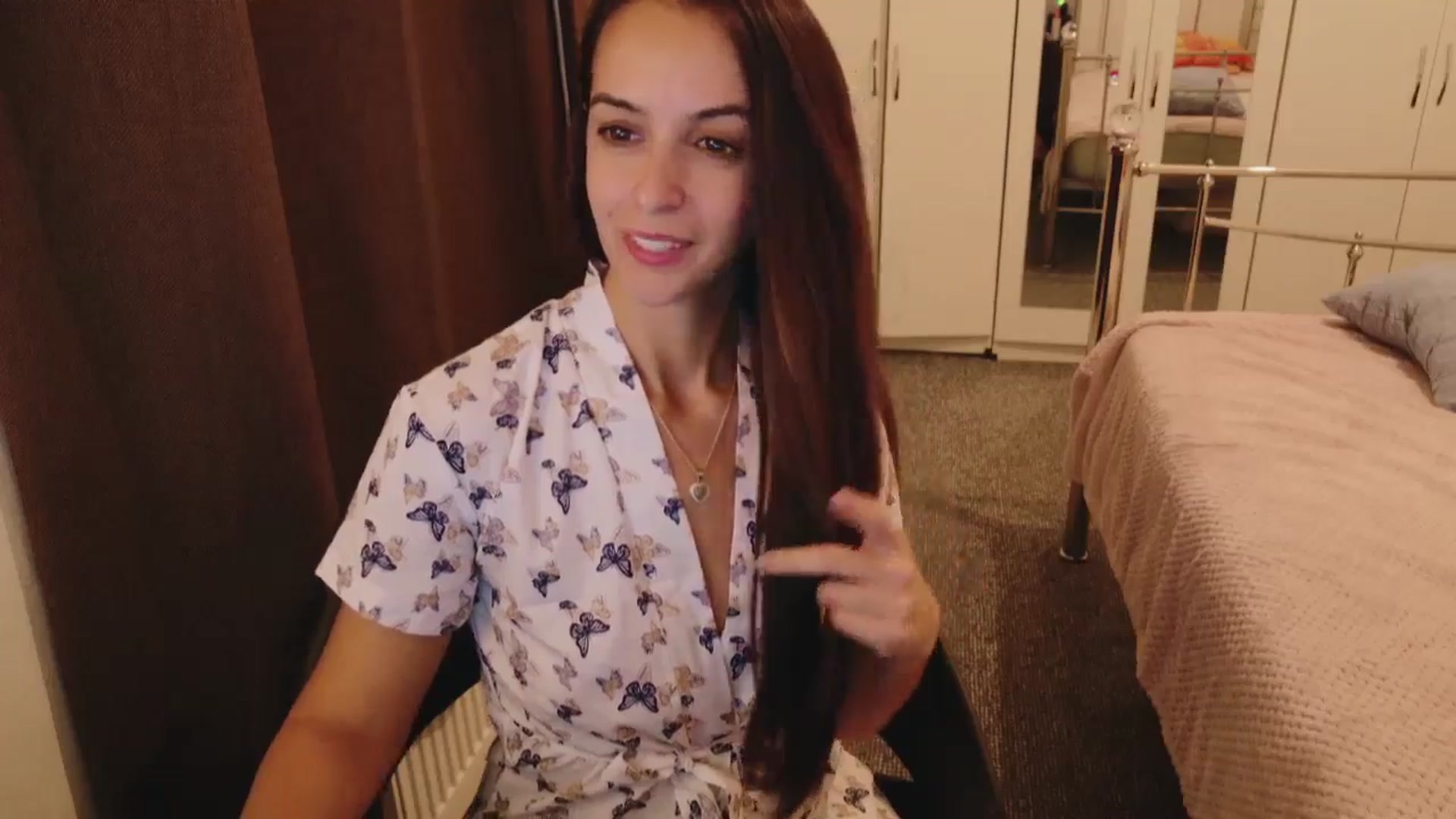 Gallery image thumbnail from KarlaOlivia's myfreecams stream on, 10/07/2025, 18:07 image 2 of 20