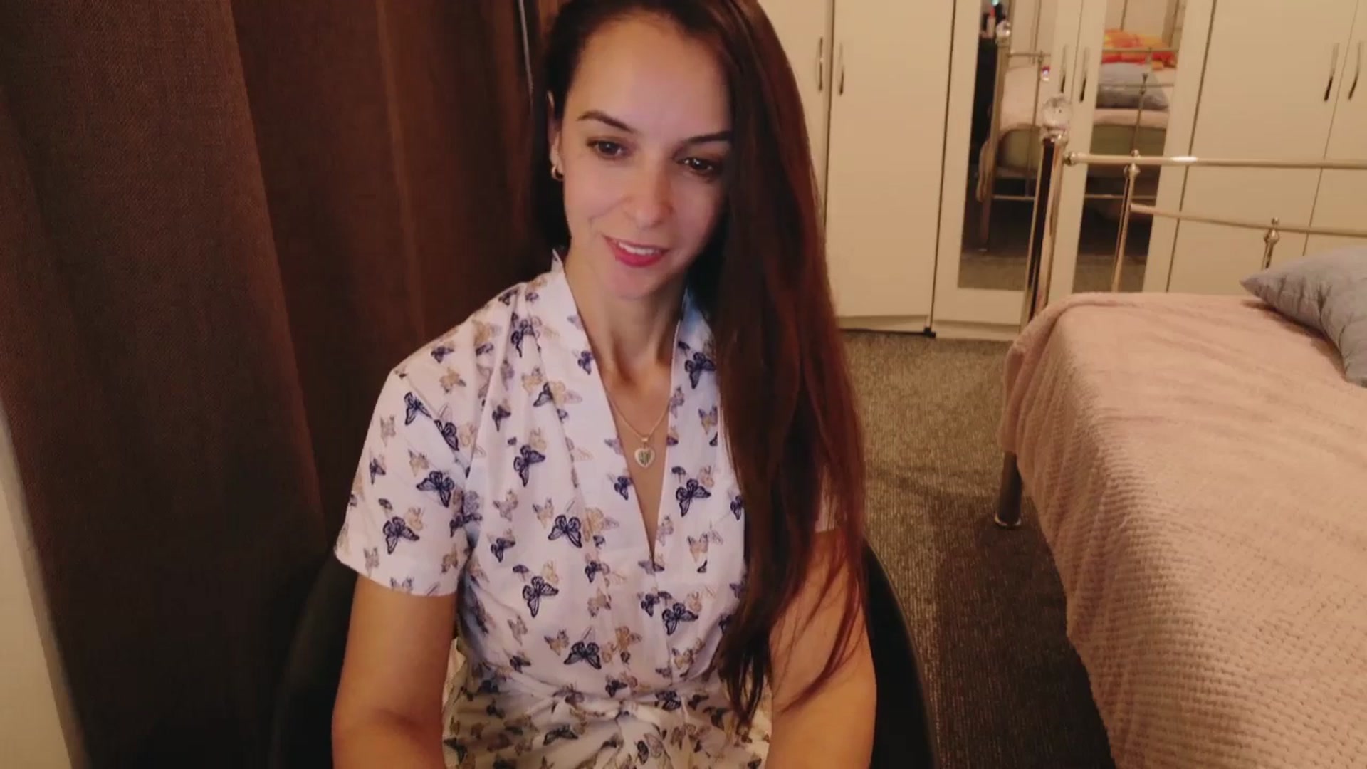 Gallery image thumbnail from KarlaOlivia's myfreecams stream on, 10/07/2025, 18:07 image 6 of 20