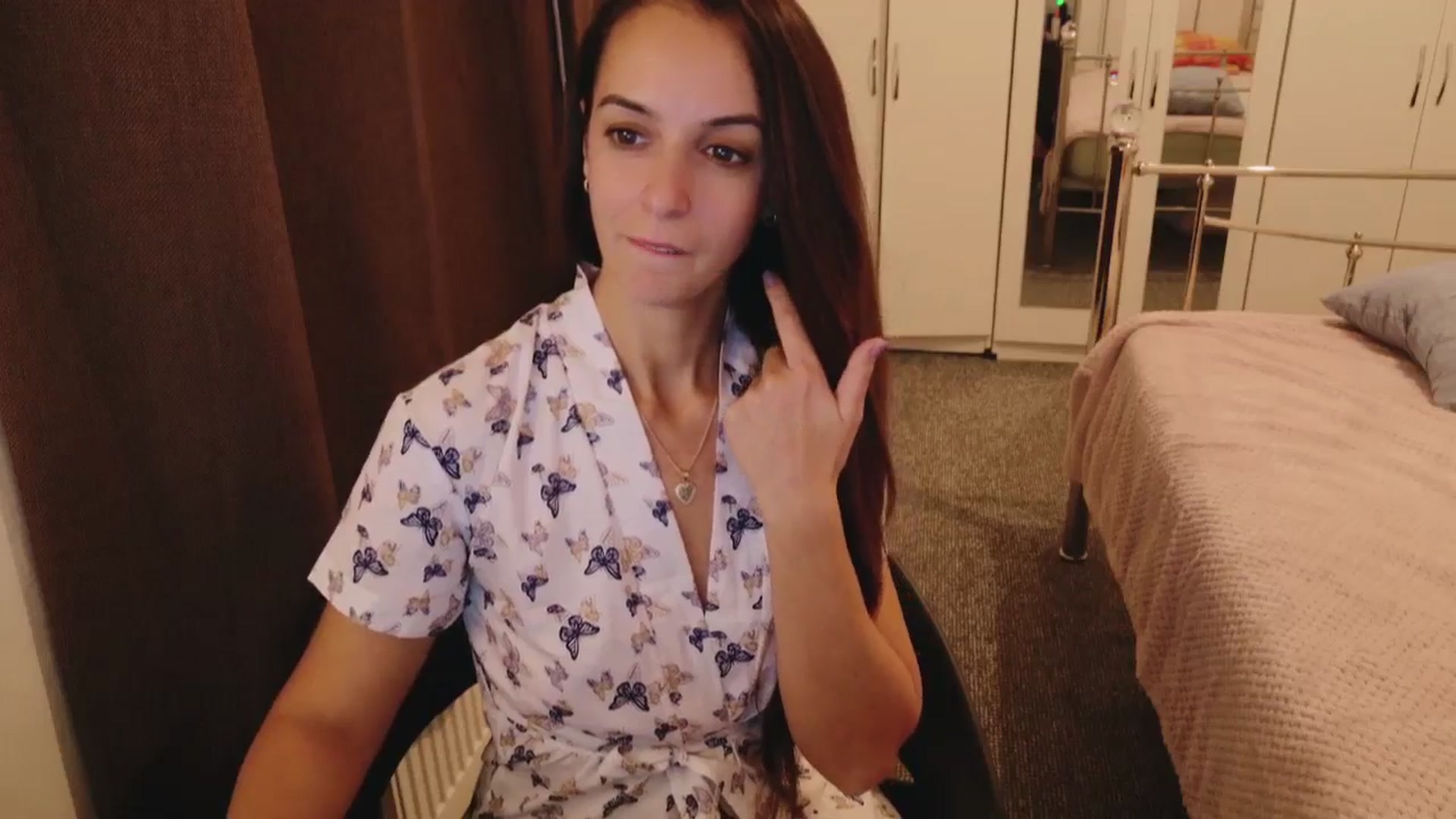 Gallery image thumbnail from KarlaOlivia's myfreecams stream on, 10/07/2025, 18:07 image 4 of 20