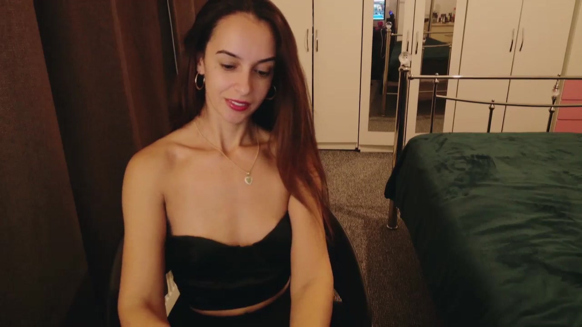 Gallery image thumbnail from KarlaOlivia's myfreecams stream on, 10/28/2025, 18:29 image 5 of 20