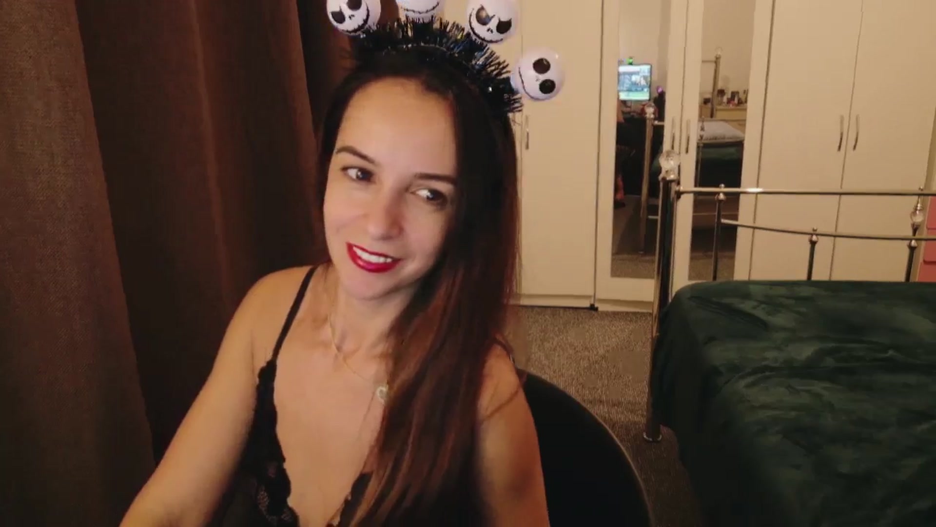 Gallery image thumbnail from KarlaOlivia's myfreecams stream on, 10/31/2025, 18:07 image 12 of 20