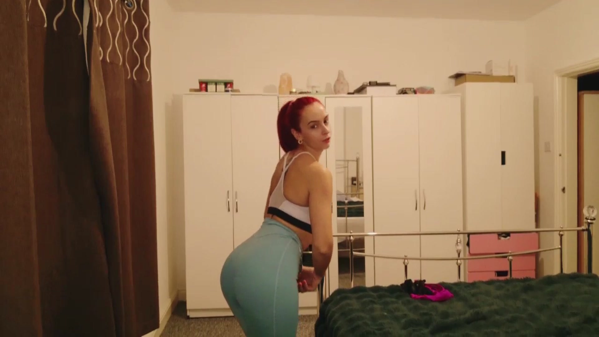 Gallery image thumbnail from KarlaOlivia's myfreecams stream on, 12/12/2025, 12:54 image 11 of 20