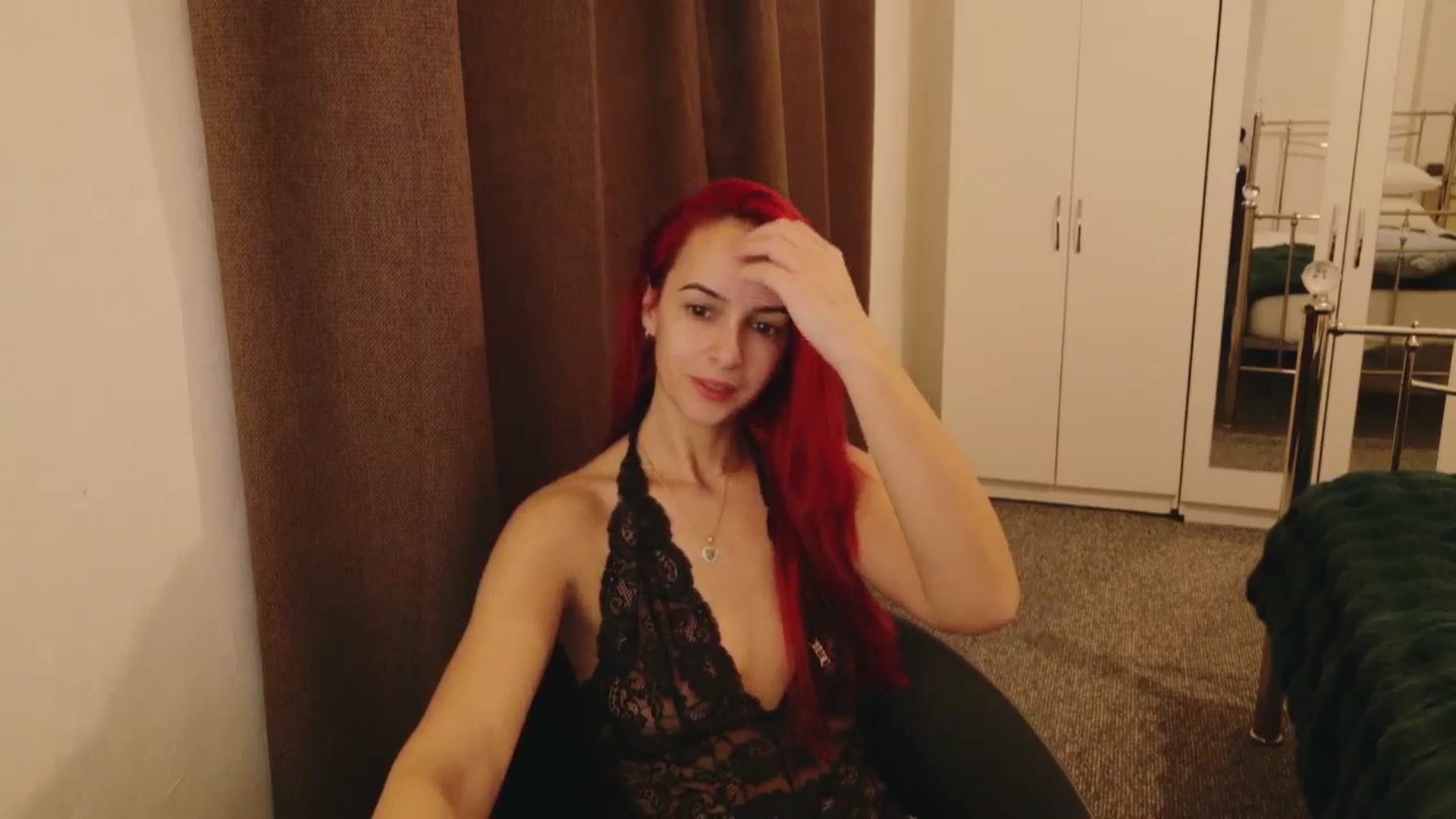 Gallery image thumbnail from KarlaOlivia's myfreecams stream on, 12/18/2025, 12:04 image 4 of 20