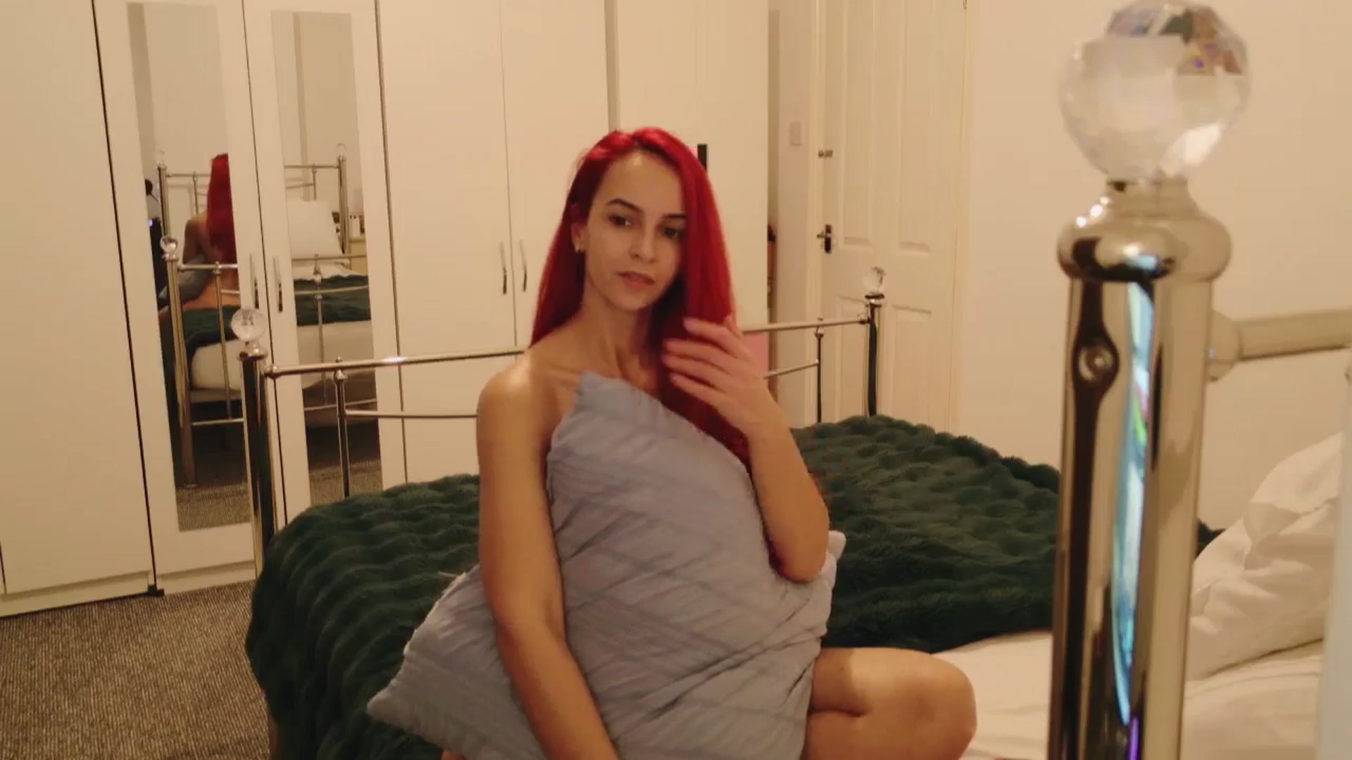Gallery image thumbnail from KarlaOlivia's myfreecams stream on, 12/18/2025, 20:56 image 16 of 20