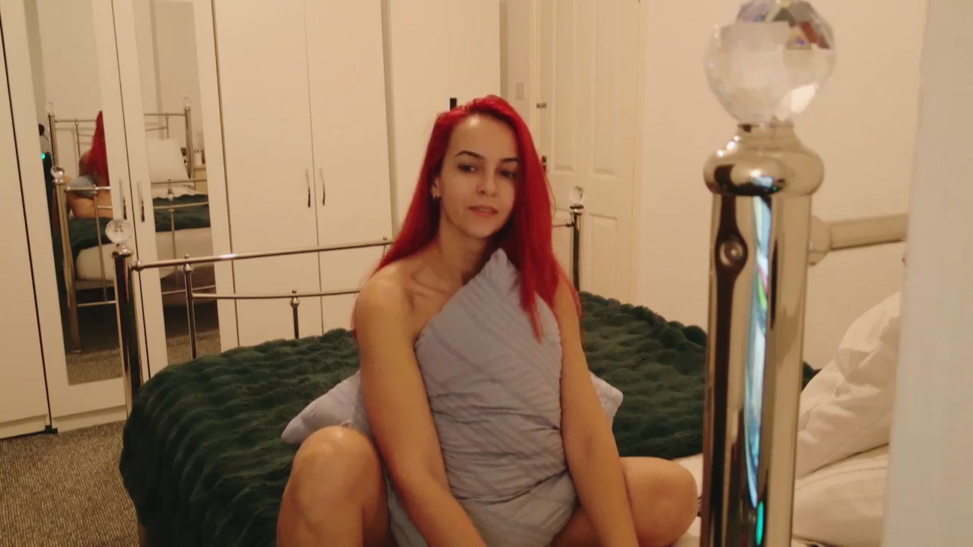 Gallery image thumbnail from KarlaOlivia's myfreecams stream on, 12/18/2025, 20:56 image 12 of 20