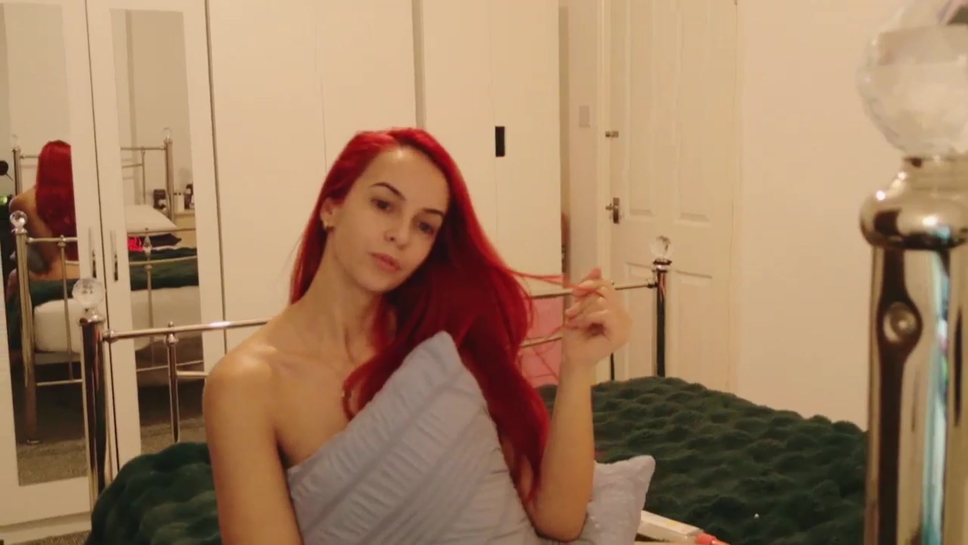 Gallery image thumbnail from KarlaOlivia's myfreecams stream on, 12/19/2025, 18:58 image 7 of 20