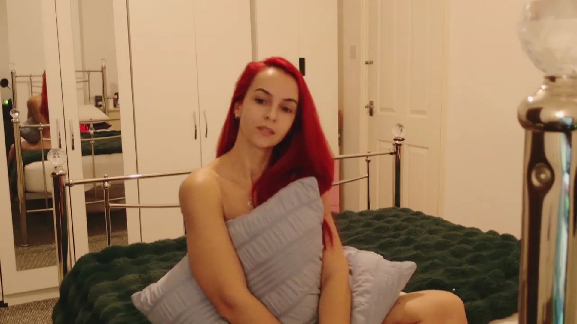 Gallery image thumbnail from KarlaOlivia's myfreecams stream on, 12/19/2025, 18:58 image 3 of 20