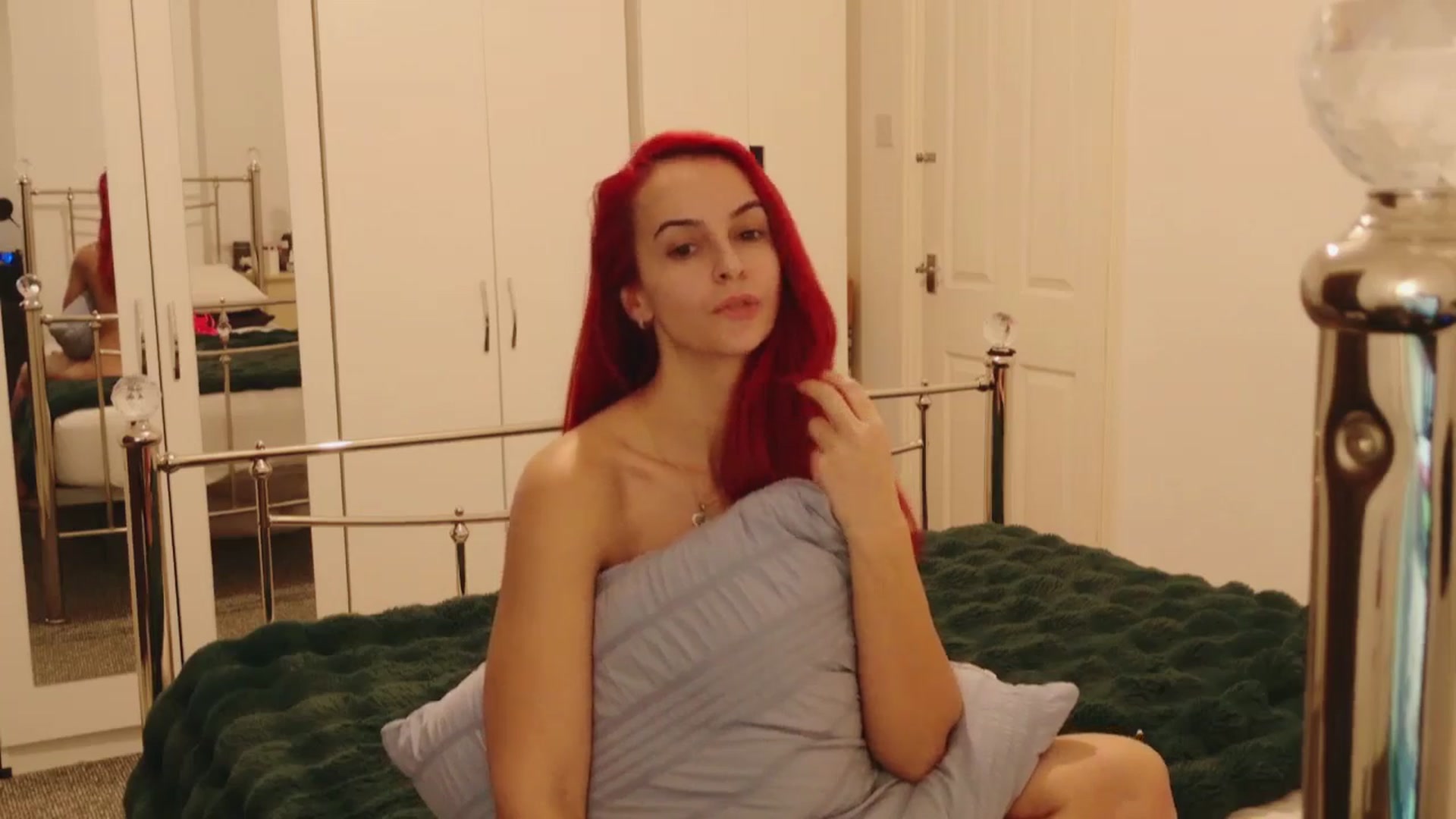 Gallery image thumbnail from KarlaOlivia's myfreecams stream on, 12/19/2025, 18:58 image 2 of 20