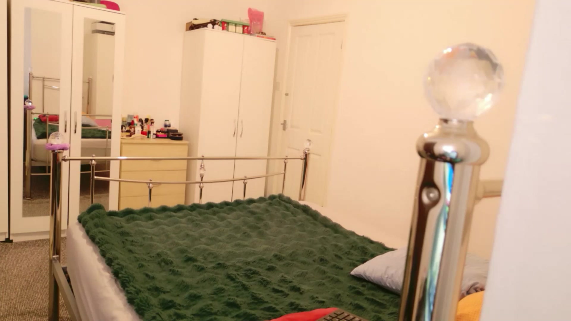 Gallery image thumbnail from KarlaOlivia's myfreecams stream on, 04/21/2026, 11:07 image 16 of 20