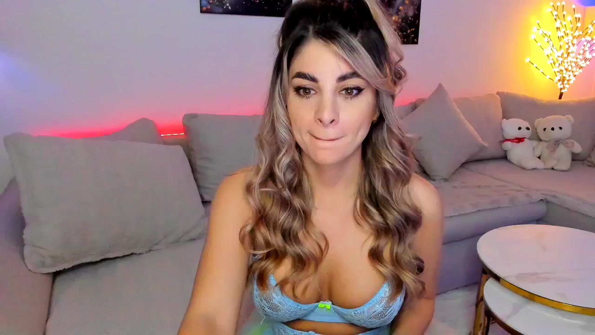Gallery image thumbnail from KarlaStarx's myfreecams stream on, 05/30/2024, 24:34 image 10 of 20