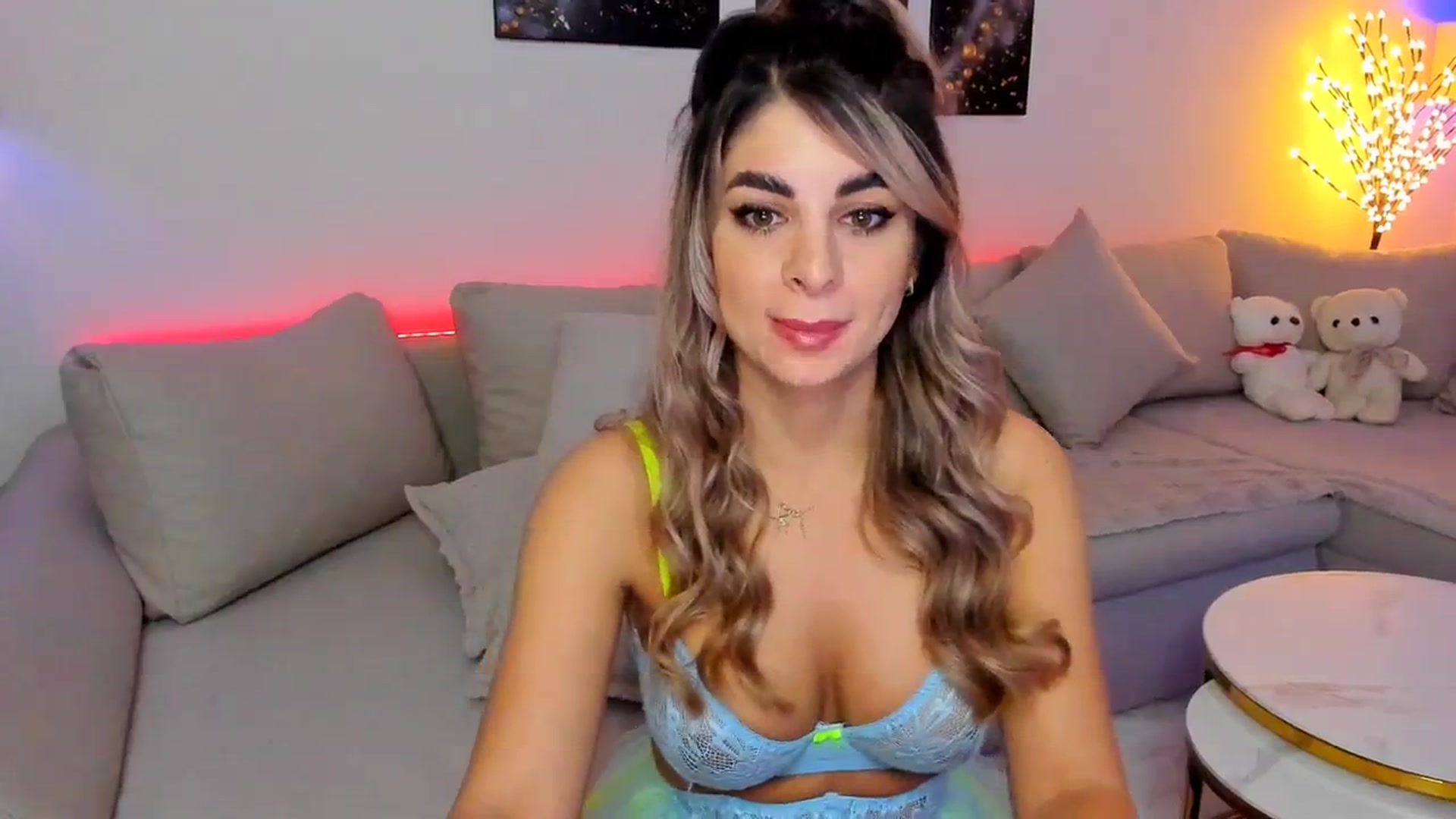 Gallery image thumbnail from KarlaStarx's myfreecams stream on, 05/30/2024, 01:27 image 20 of 20
