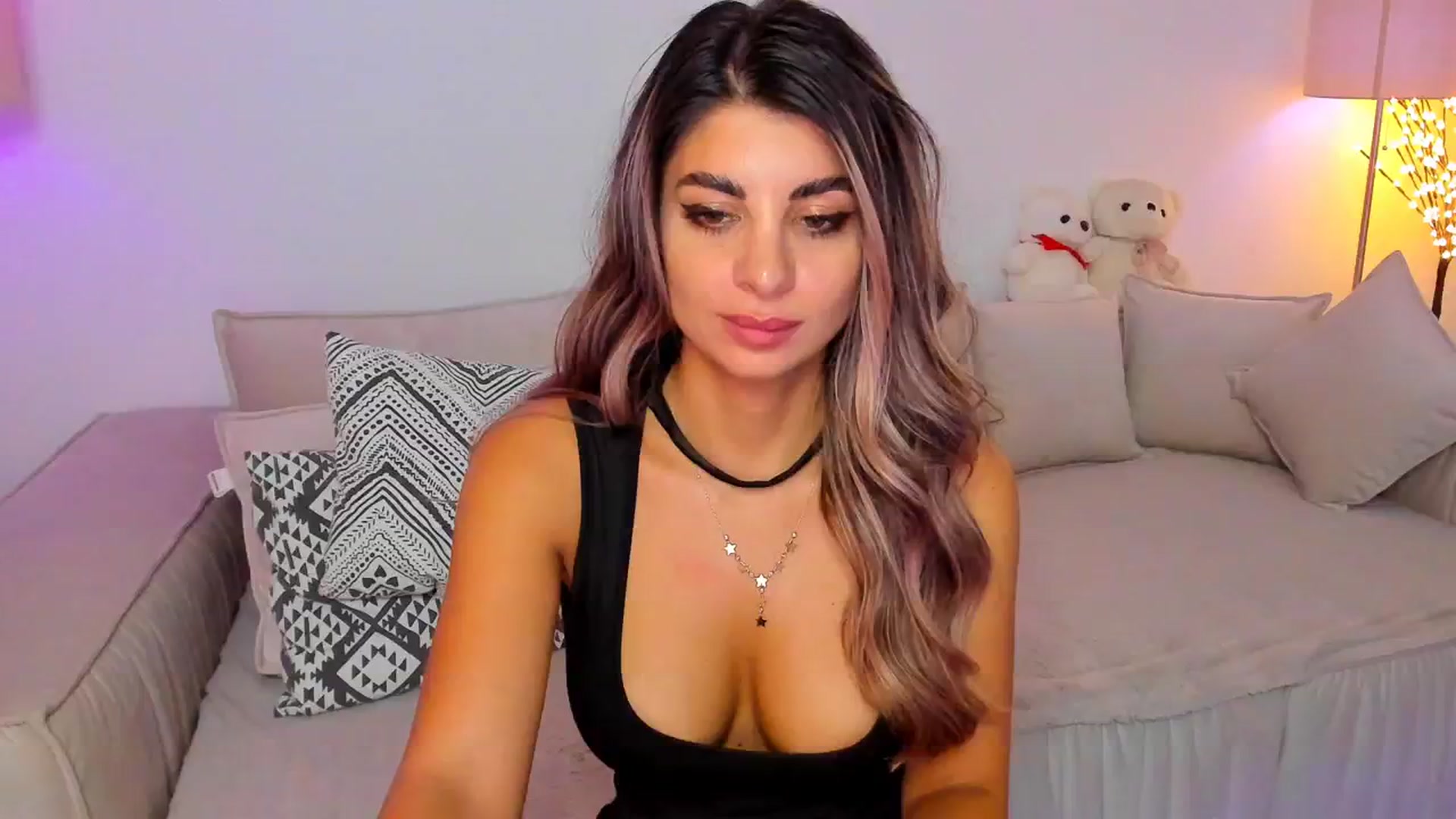 Gallery image thumbnail from KarlaStarx's myfreecams stream on, 08/04/2024, 05:58 image 18 of 20
