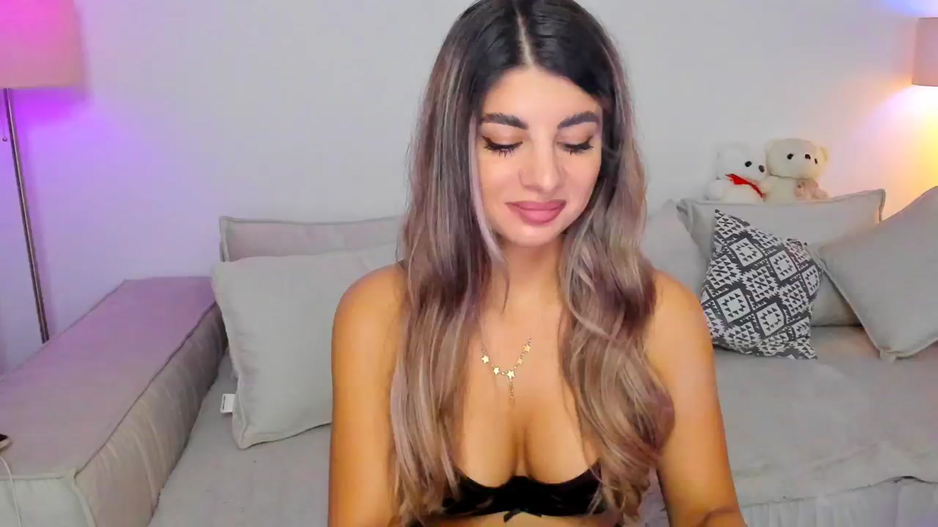 Gallery image thumbnail from KarlaStarx's myfreecams stream on, 08/10/2024, 23:20 image 3 of 20
