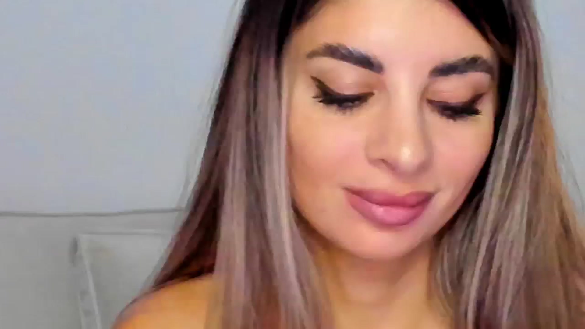Gallery image thumbnail from KarlaStarx's myfreecams stream on, 08/14/2024, 24:03 image 15 of 20