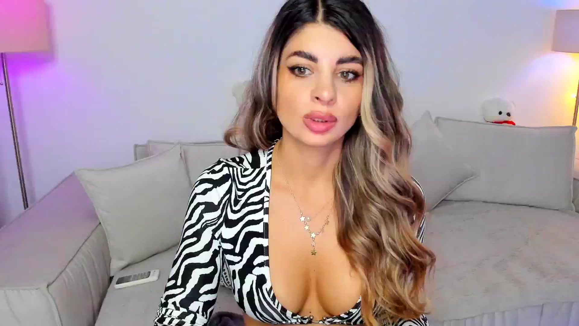 Gallery image thumbnail from KarlaStarx's myfreecams stream on, 08/31/2024, 24:00 image 6 of 20