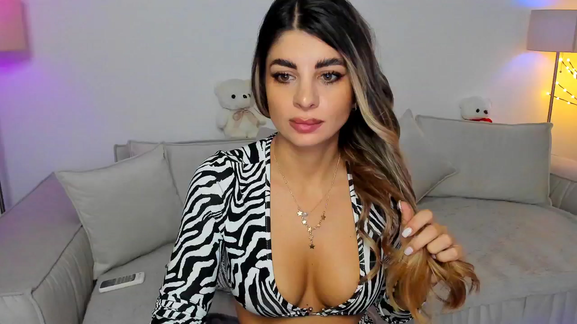 Gallery image thumbnail from KarlaStarx's myfreecams stream on, 08/31/2024, 24:00 image 5 of 20